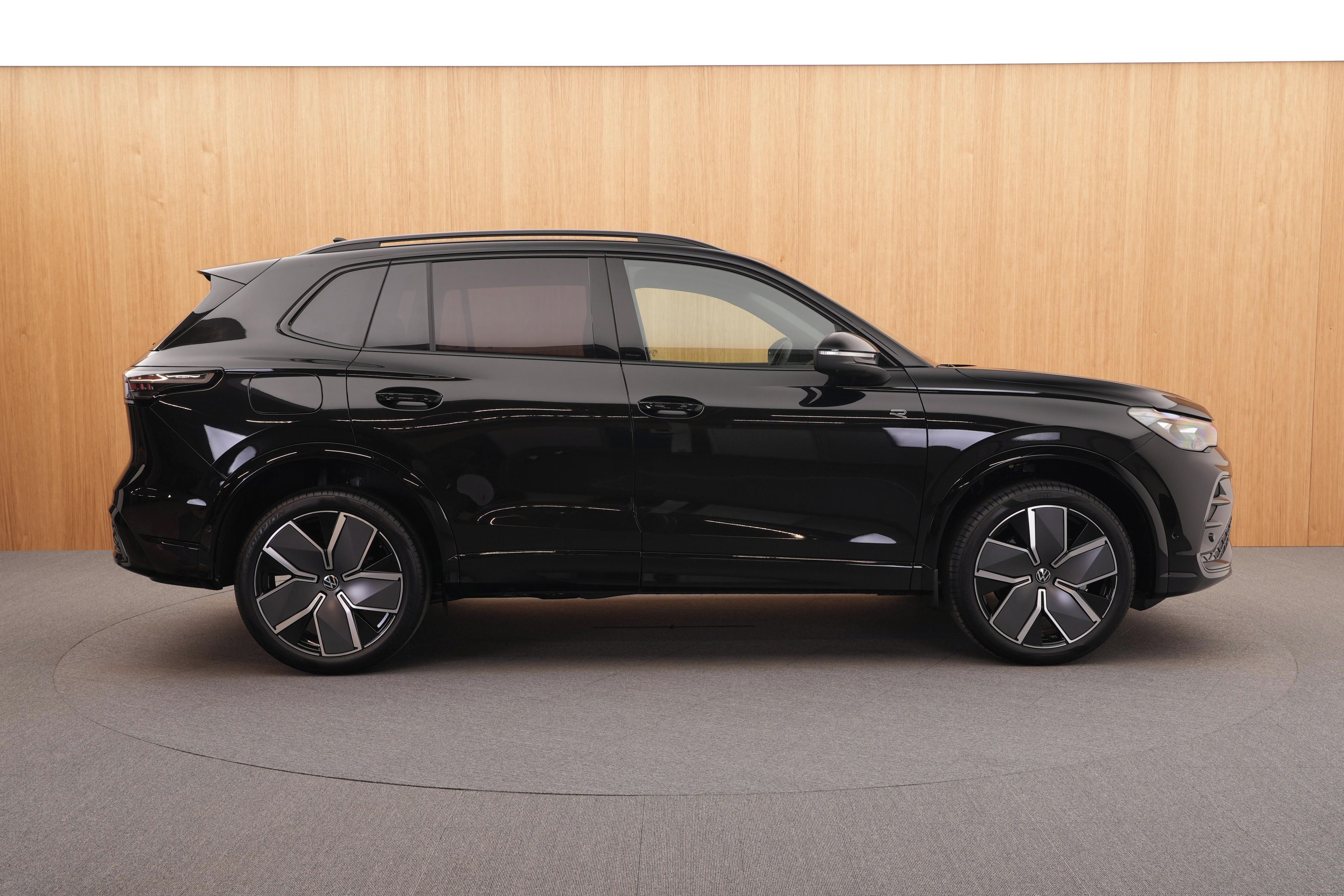 Volkswagen Tiguan, R-Line Edition 2.0 TDI 4x4 DSG - fotka 5