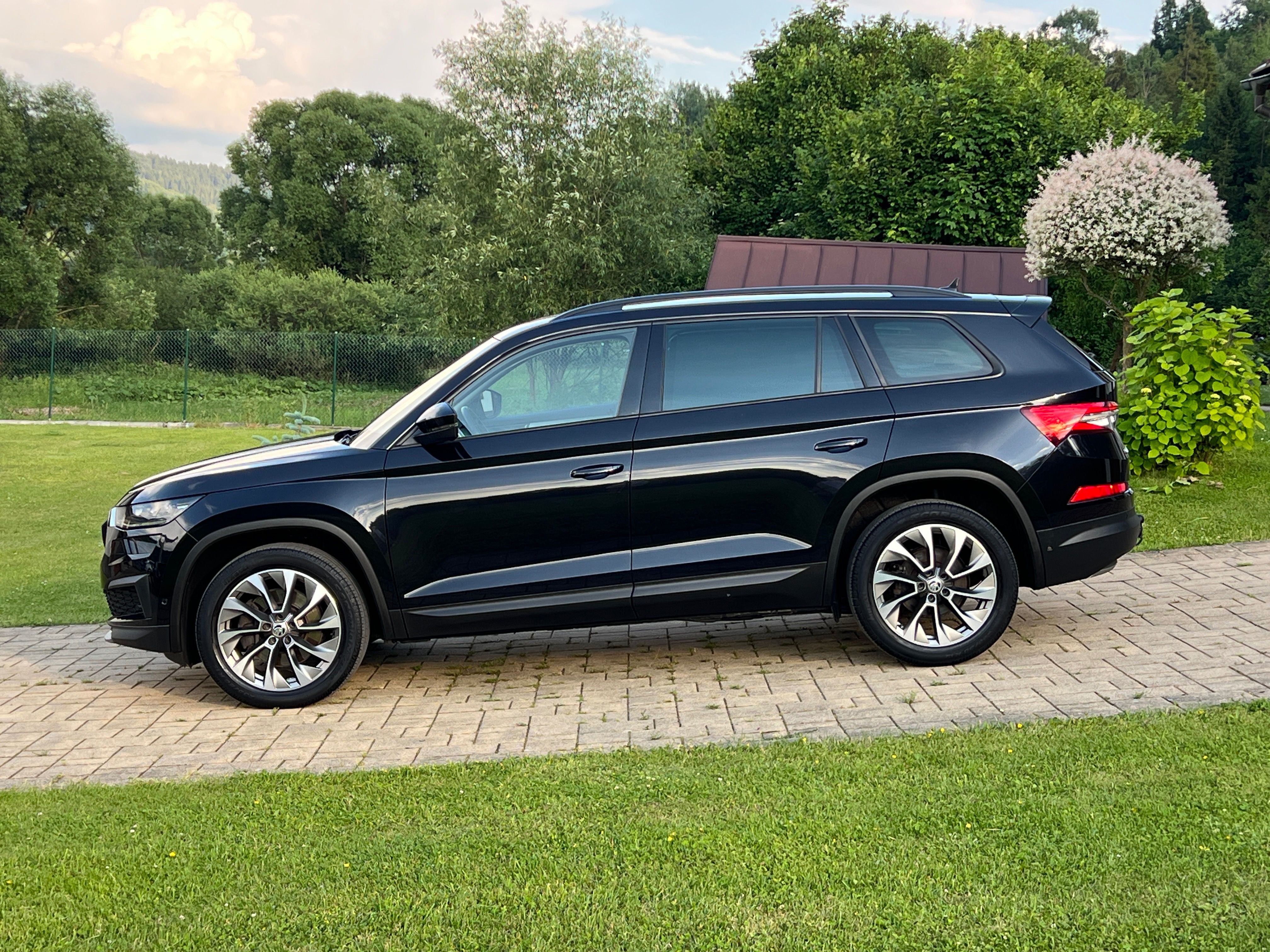 Škoda Kodiaq, 2.0TDI 4x4 DCC Matrix Ťažné - fotka 4