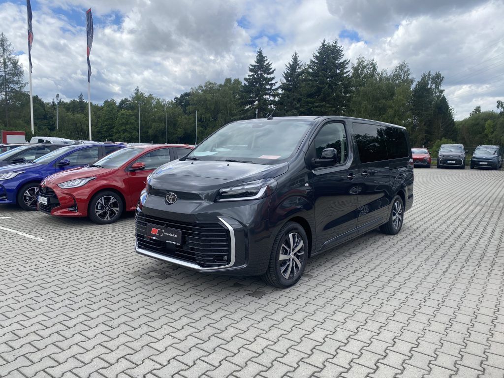 Toyota Proace Verso, 2,0 Diesel L2 5D 8A/T Family - fotka 2