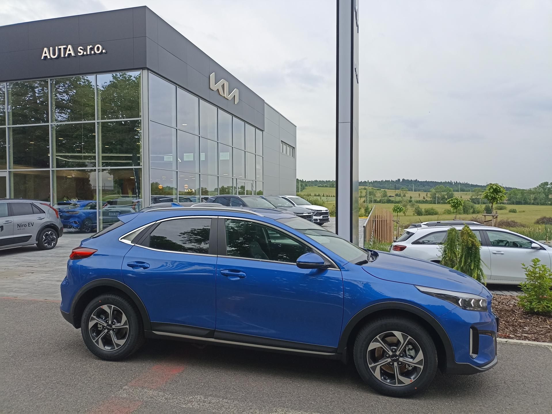 Kia XCee´d, 1.6 T-GDi 7DCT  Exclusive - fotka 4