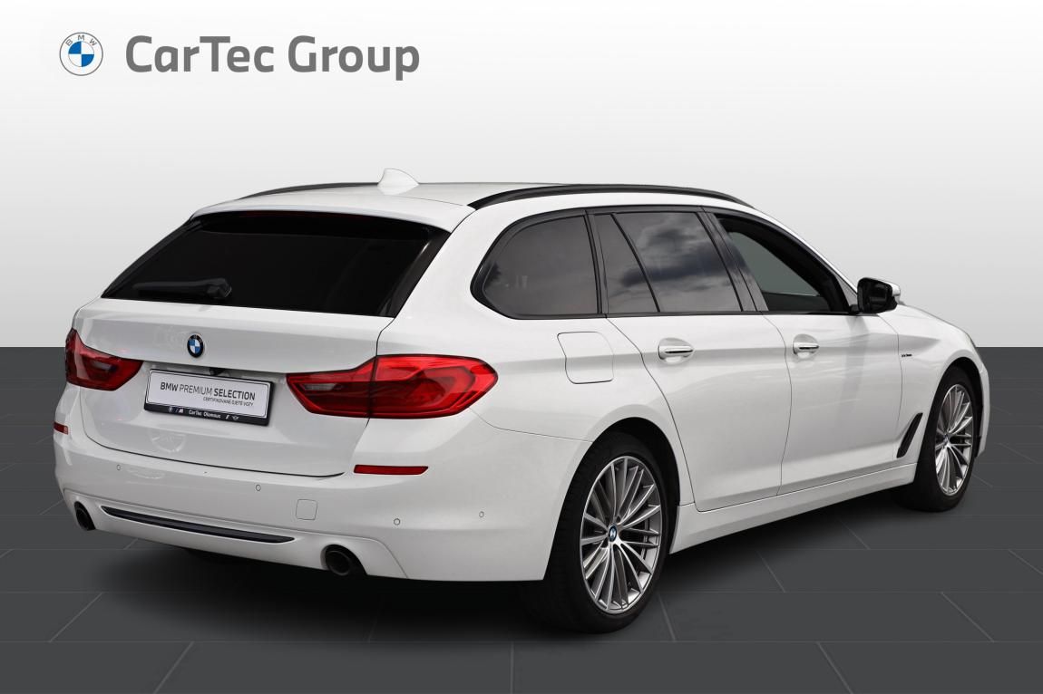 BMW Řada 5, 520d xDrive Touring - fotka 5