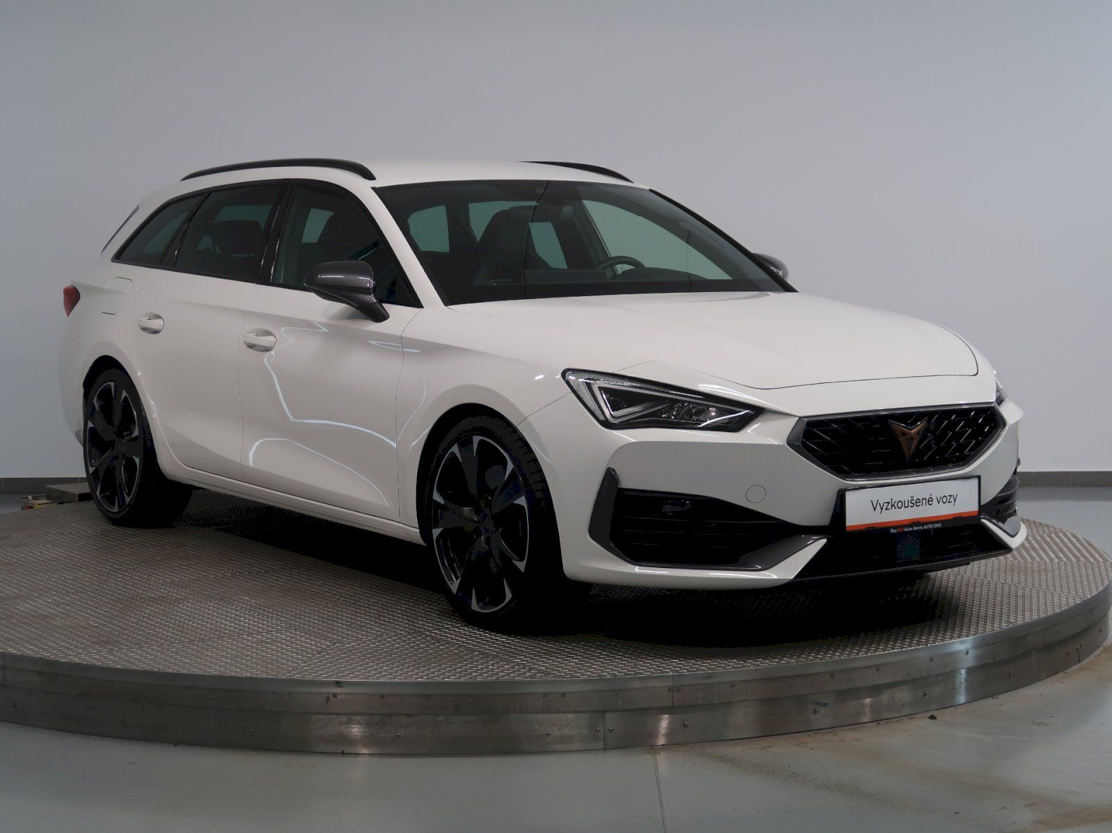 Cupra Leon, VZ 2.0TSI 228KW 4x4 - fotka 6