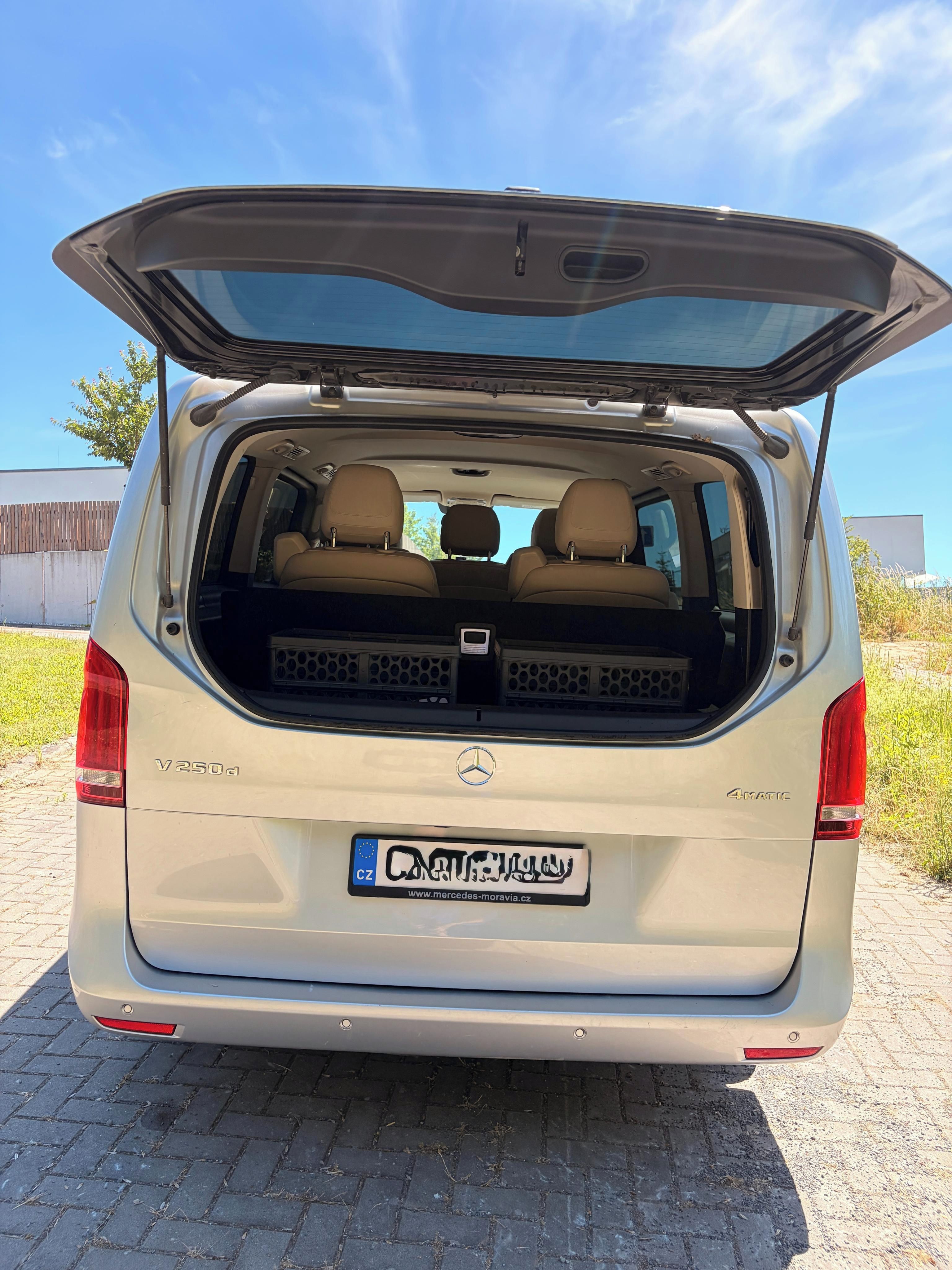Mercedes-Benz Třídy V, 1.majitel, ČR, NEBOURANÉ, 7 mí - fotka 4