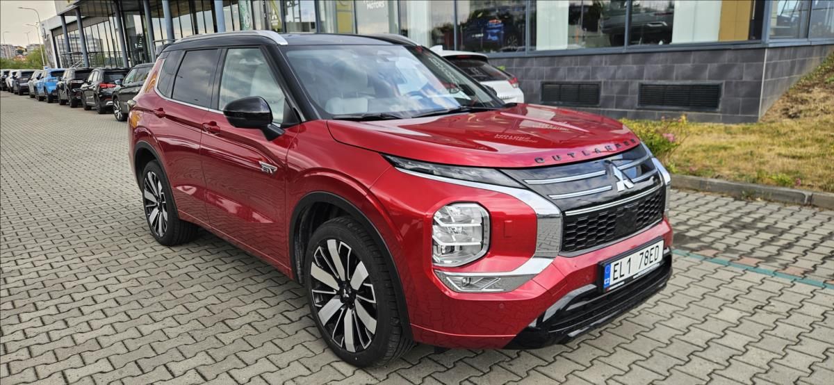 Mitsubishi Outlander, 2,4 PHEV 4x4  INSTYLE - fotka 2