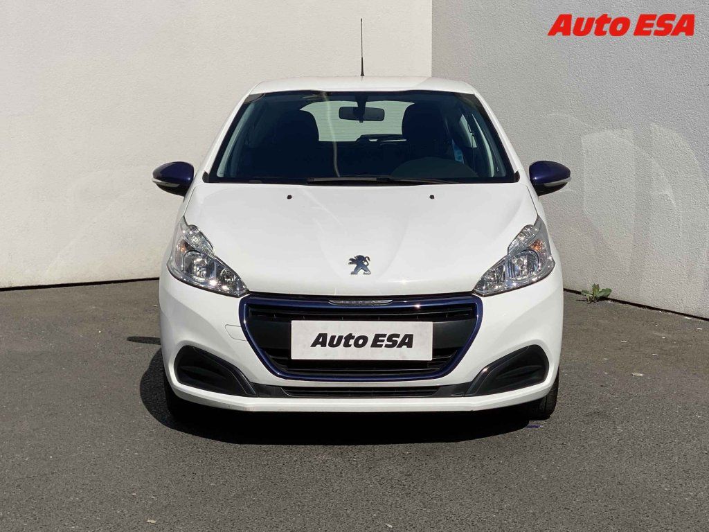 Peugeot 208, 1.2 - fotka 2