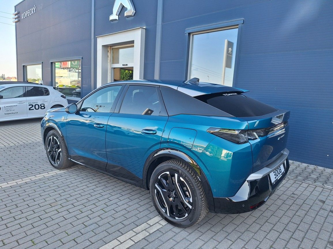 Peugeot 3008, GT Elektromotor 157 kW / 210 k - fotka 3