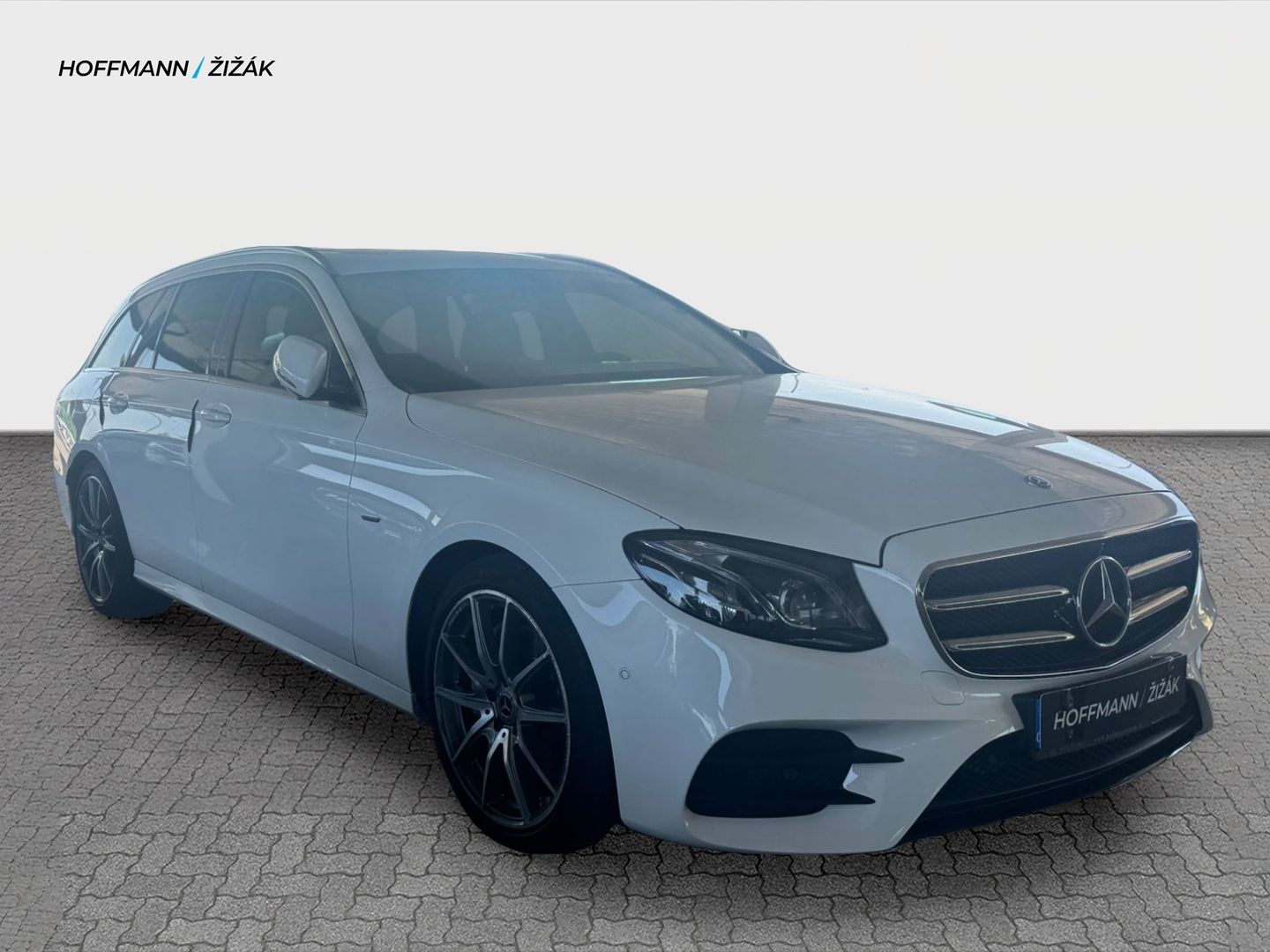 Mercedes-Benz Třídy E, 300d - fotka 3