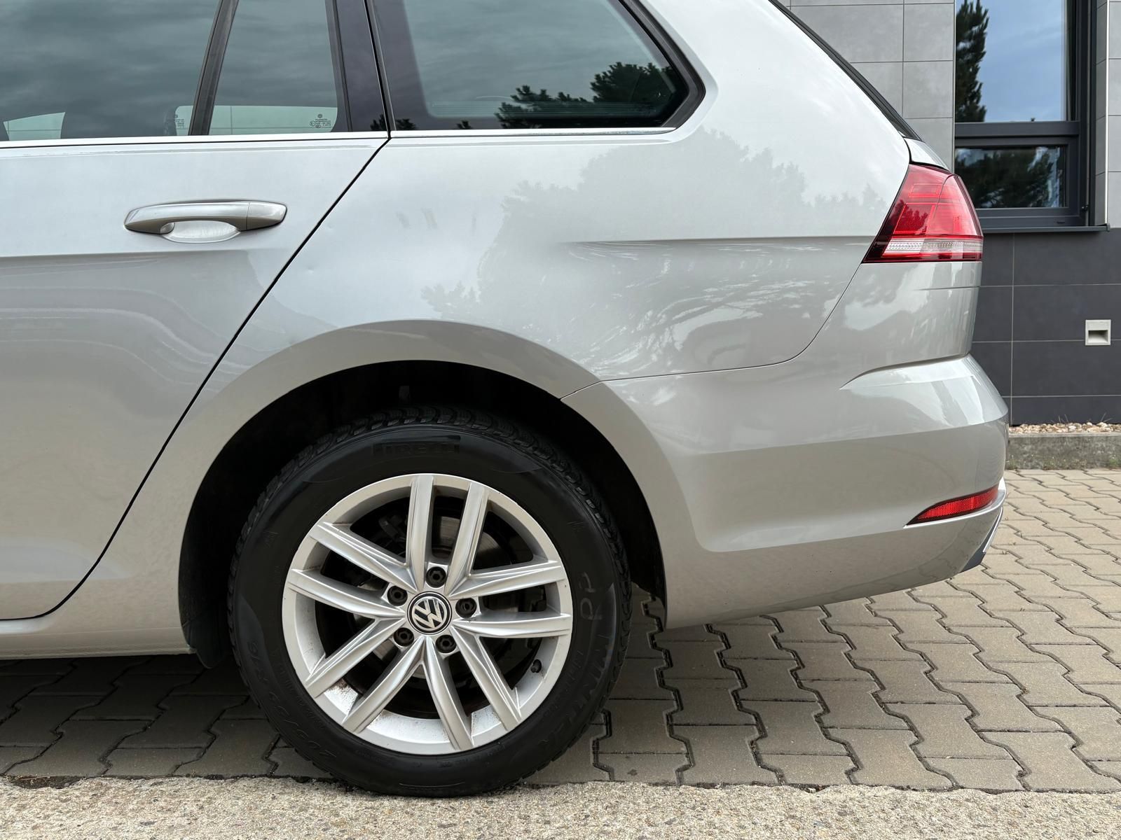 Volkswagen Golf Variant, 1.4TGI 81 kW Highline ČR,1.MAJ - fotka 4