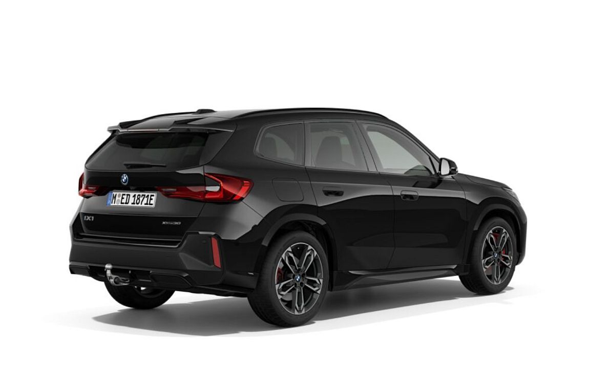 BMW iX1, xDrive30 - fotka 2