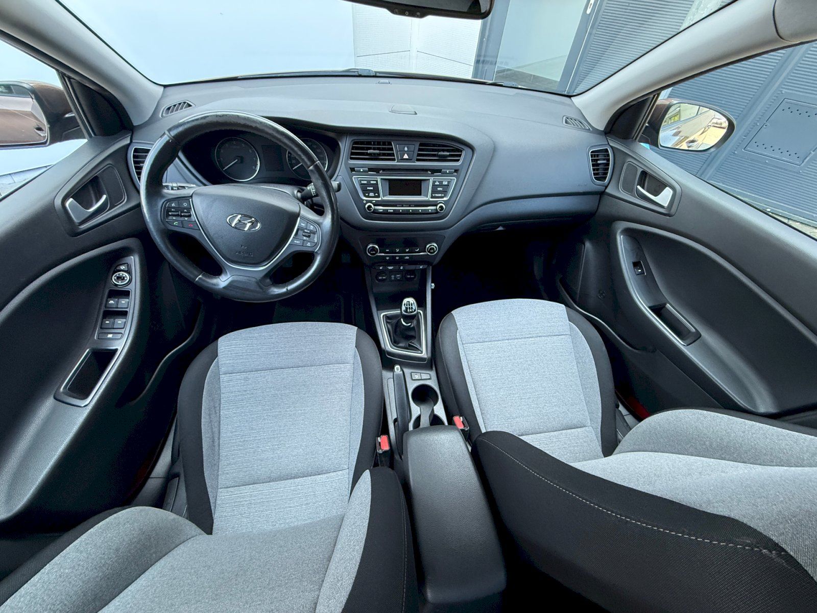 Hyundai i20, 1.4 73.6kW/100PS - fotka 5