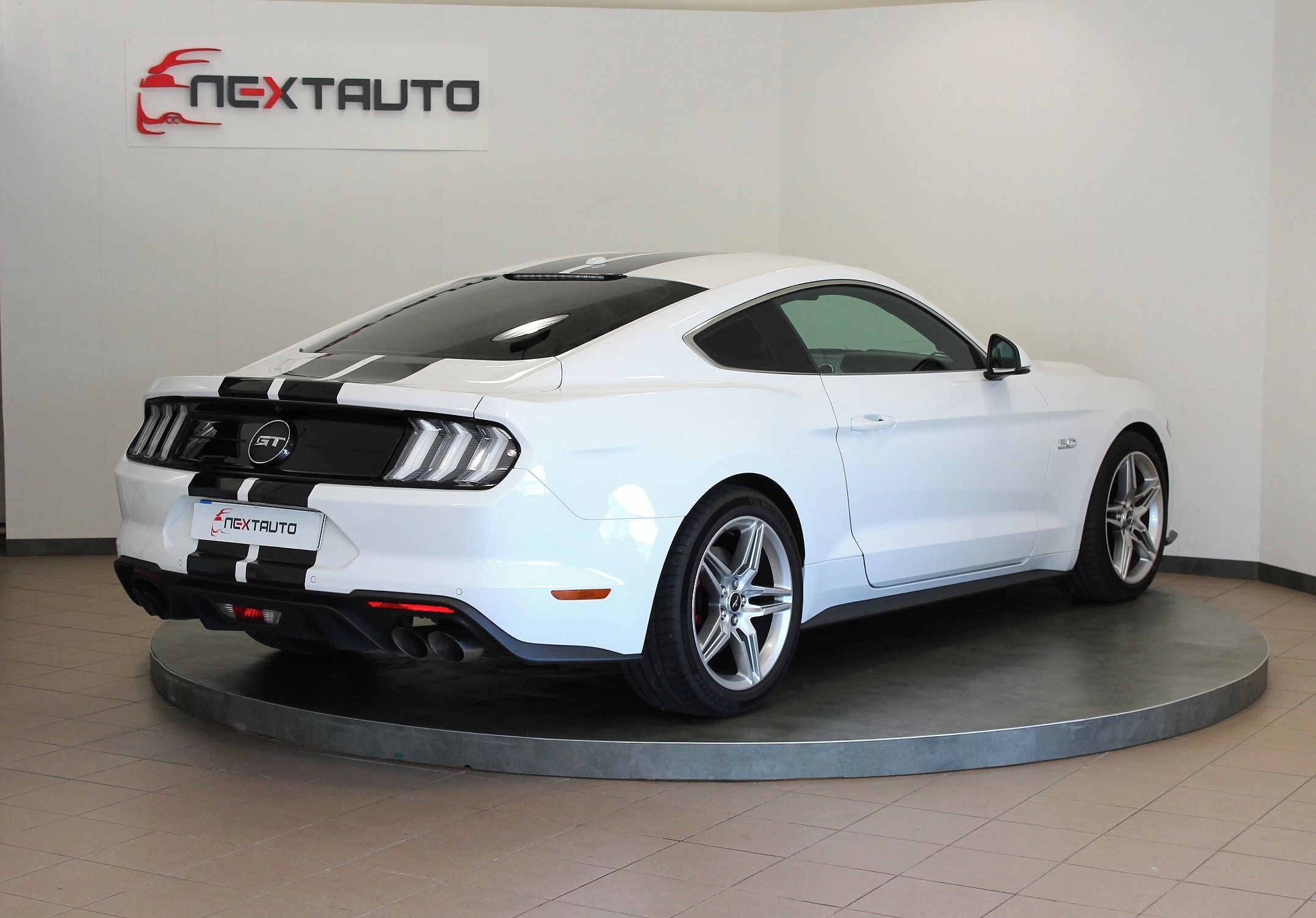 Ford Mustang, GT 5.0 V8 331kW FASTBACK, EU - fotka 5