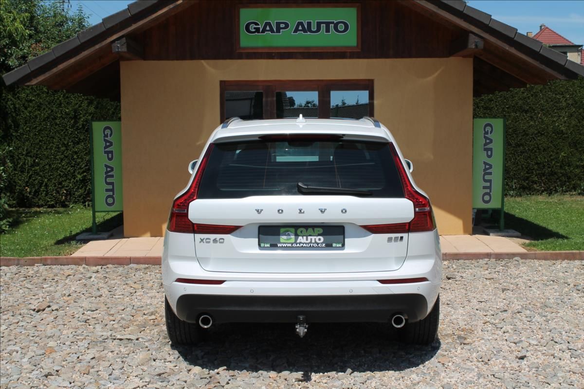 Volvo XC60, 2.0 B5 173kW AWD FULL LED DPH - fotka 5