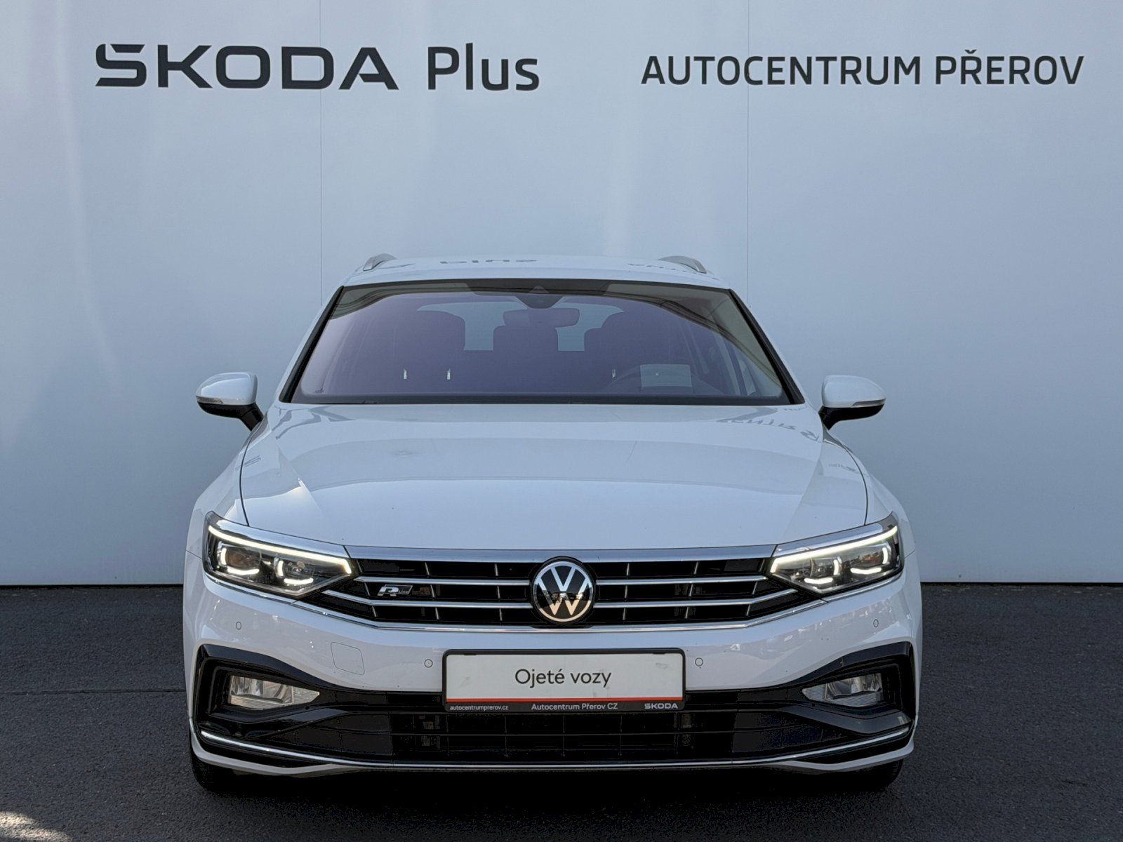 Volkswagen Passat, 2.0 TDI 110kW R-LINE - fotka 4