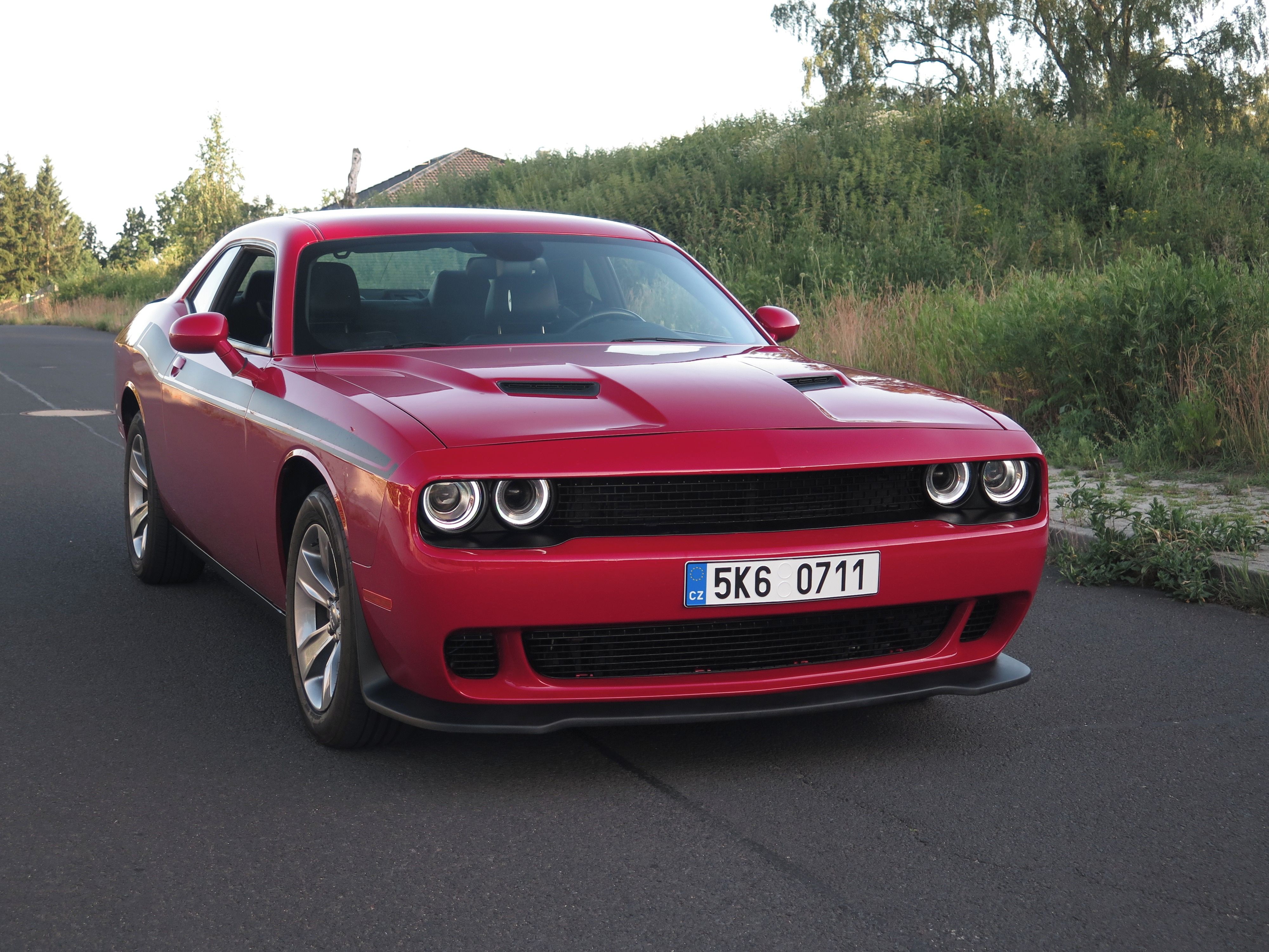 Dodge Challenger, 3.6 V6 - KRÁSNÝ STAV - DPH - fotka 3
