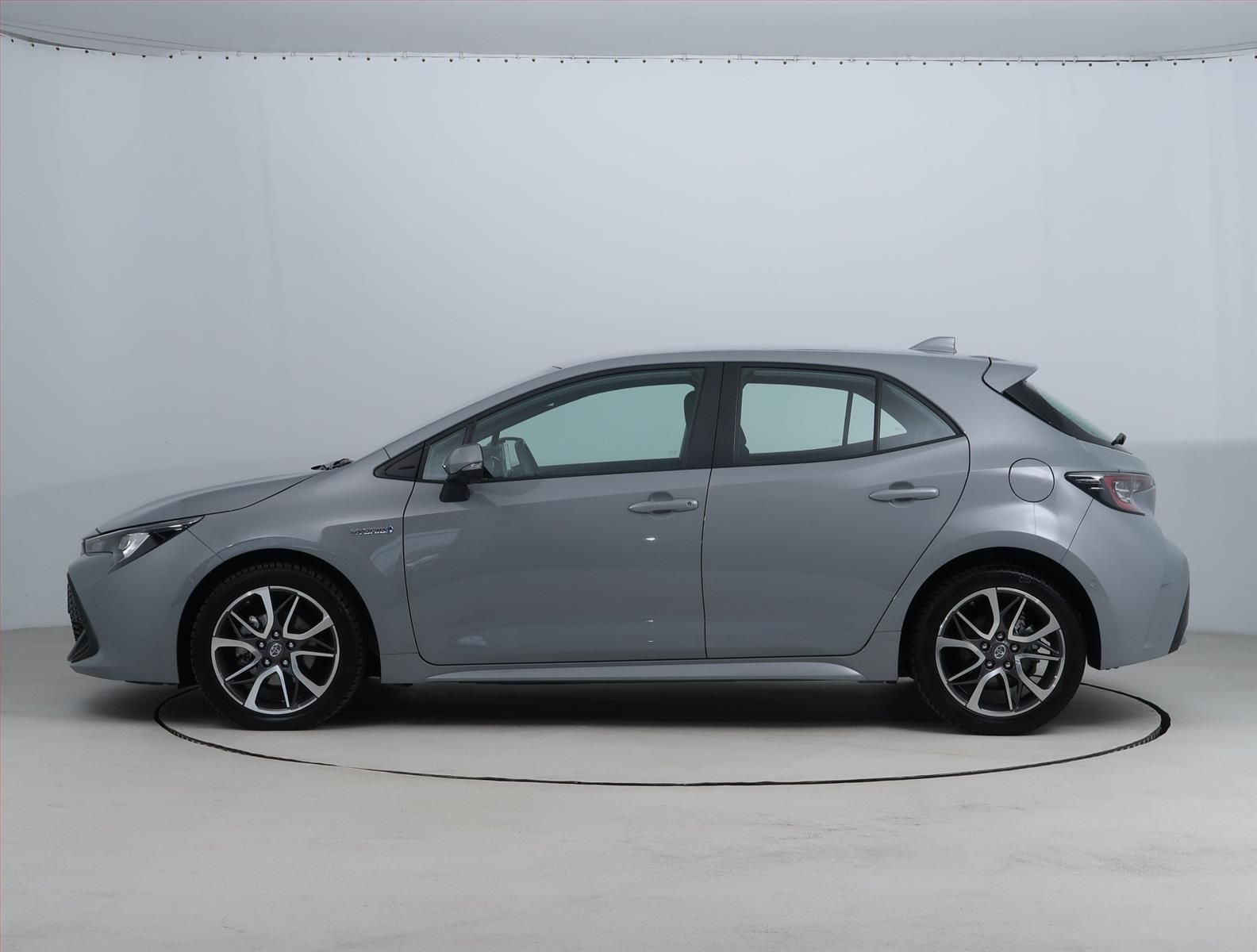 Toyota Corolla, 1.8 Hybrid, Automat, ČR,1.maj - fotka 3