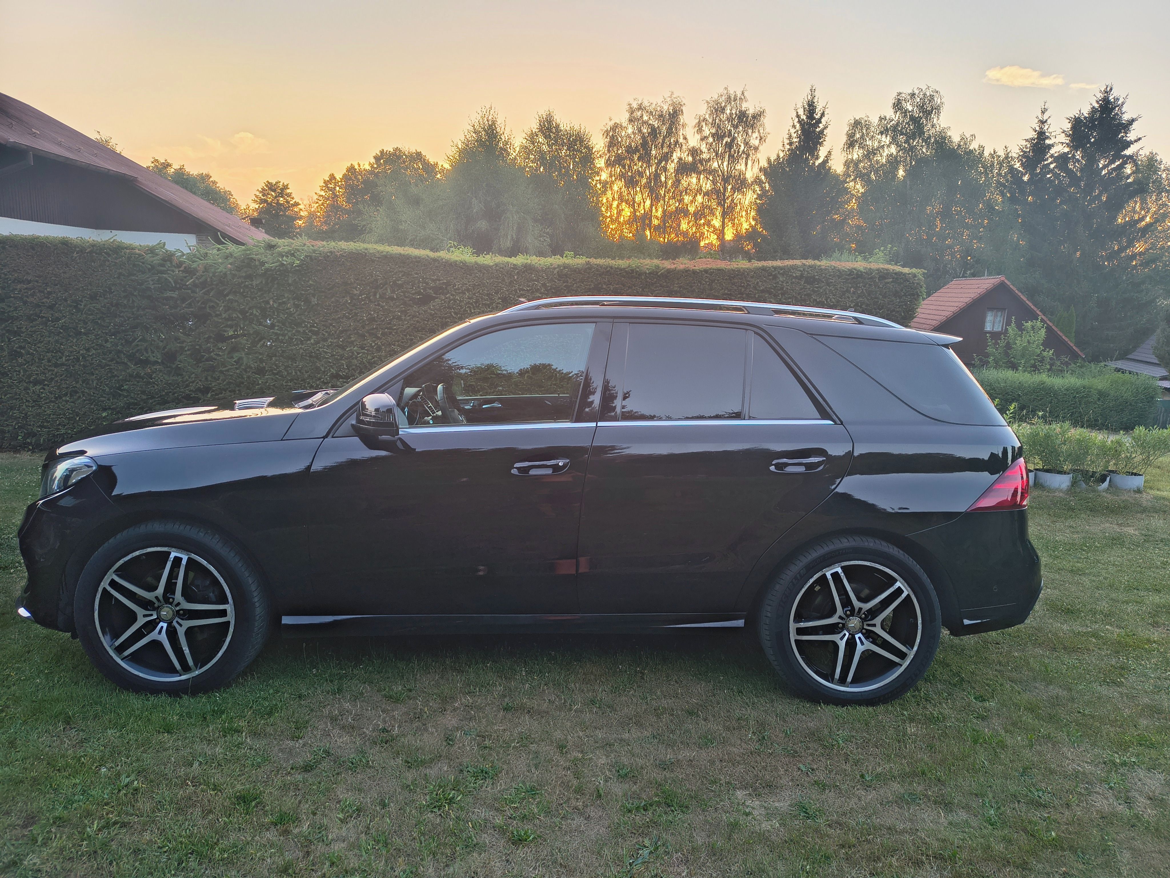 Mercedes-Benz GLE, 350d,4Matic,vzduchove odpruzen - fotka 4