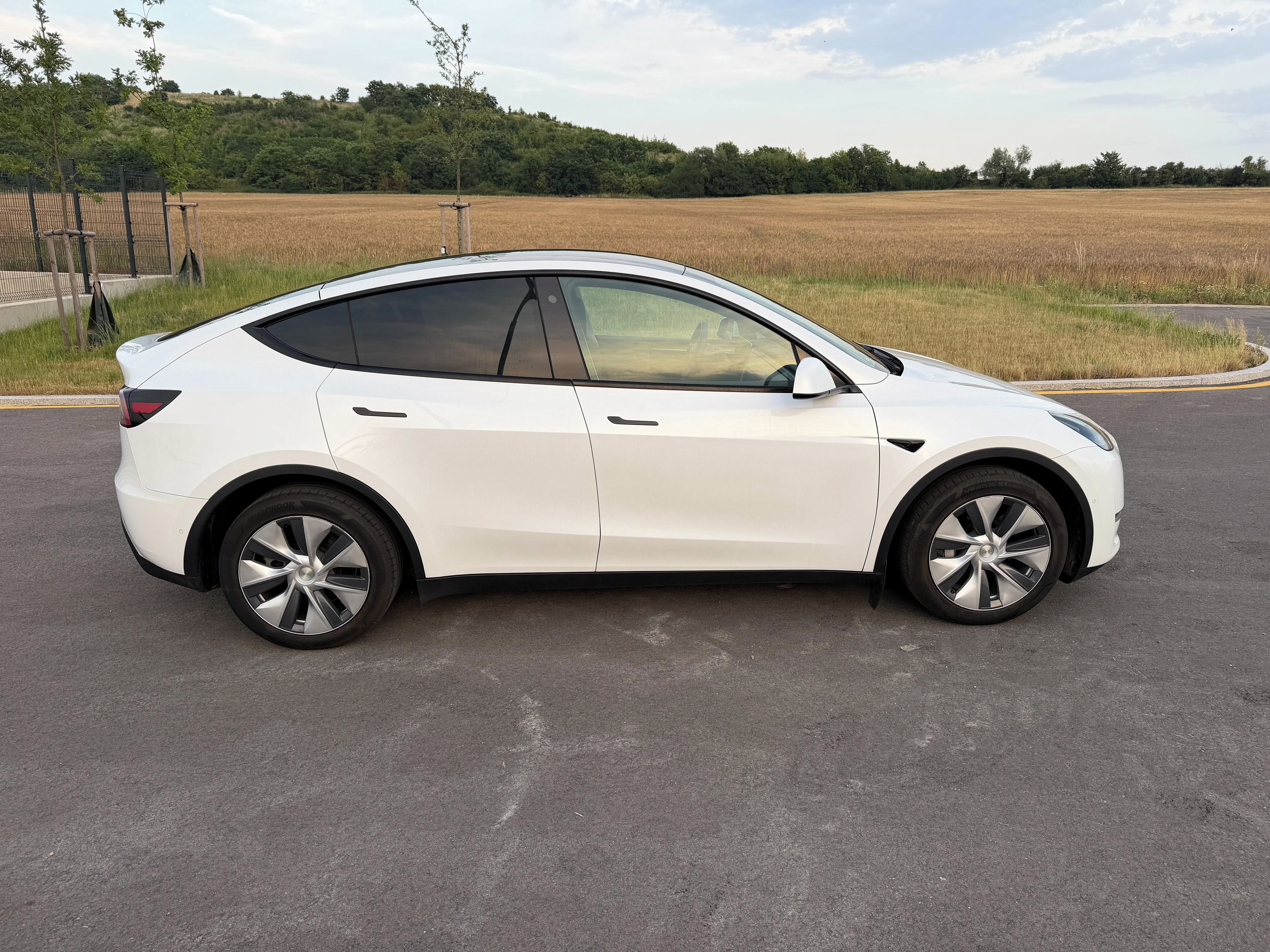Tesla Model Y, Long Range 4WD, SoH 91% - fotka 6