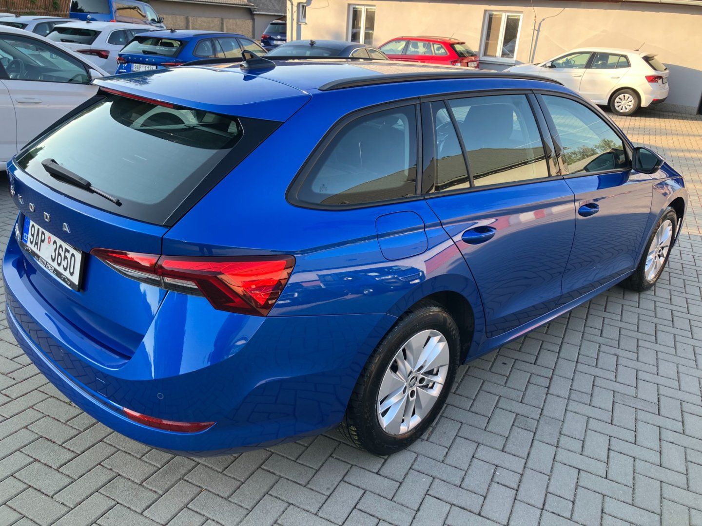 Škoda Octavia, 2.0TDI AMBITION PLUS NOVÉ ČR - fotka 6