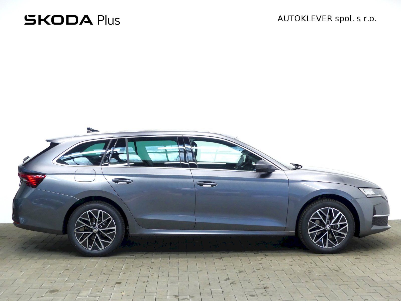 Škoda Octavia, Top Selection DSG 2.0TDI 110kW - fotka 6