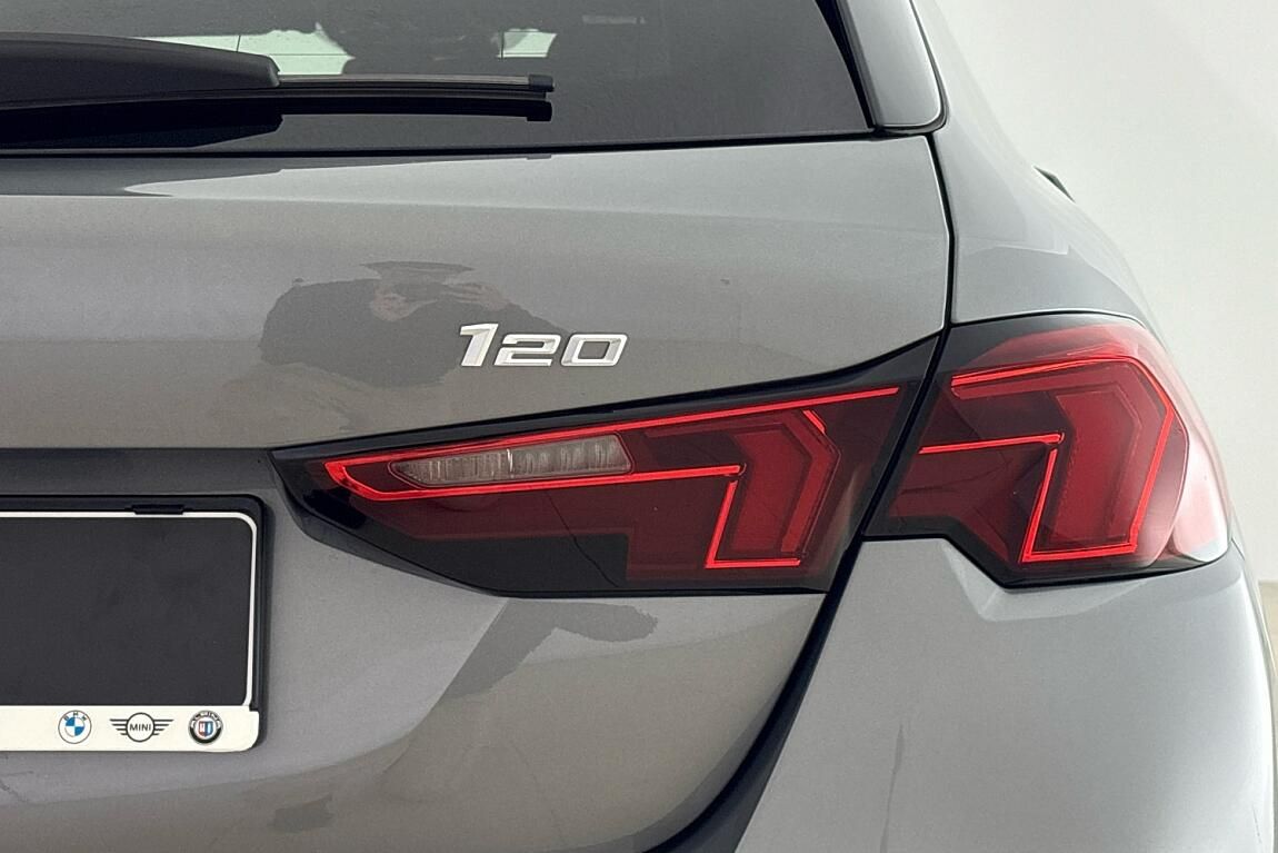 BMW Řada 1, 120 - fotka 4