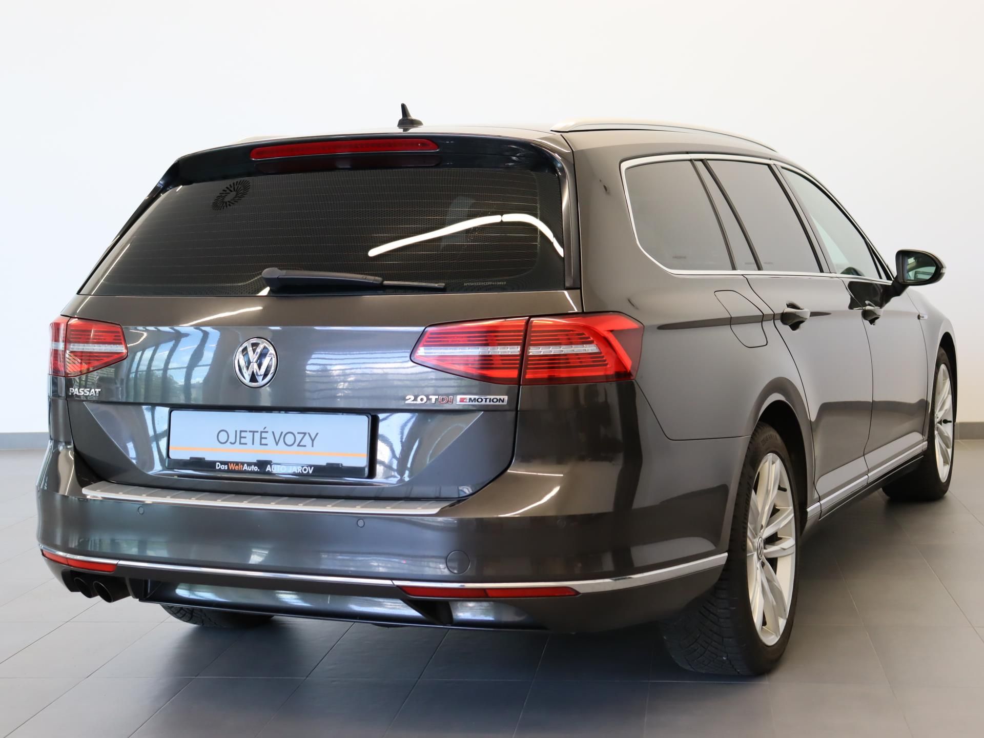 Volkswagen Passat Variant, HL 2,0 TDI 140 kW DSG 4Motion - fotka 2