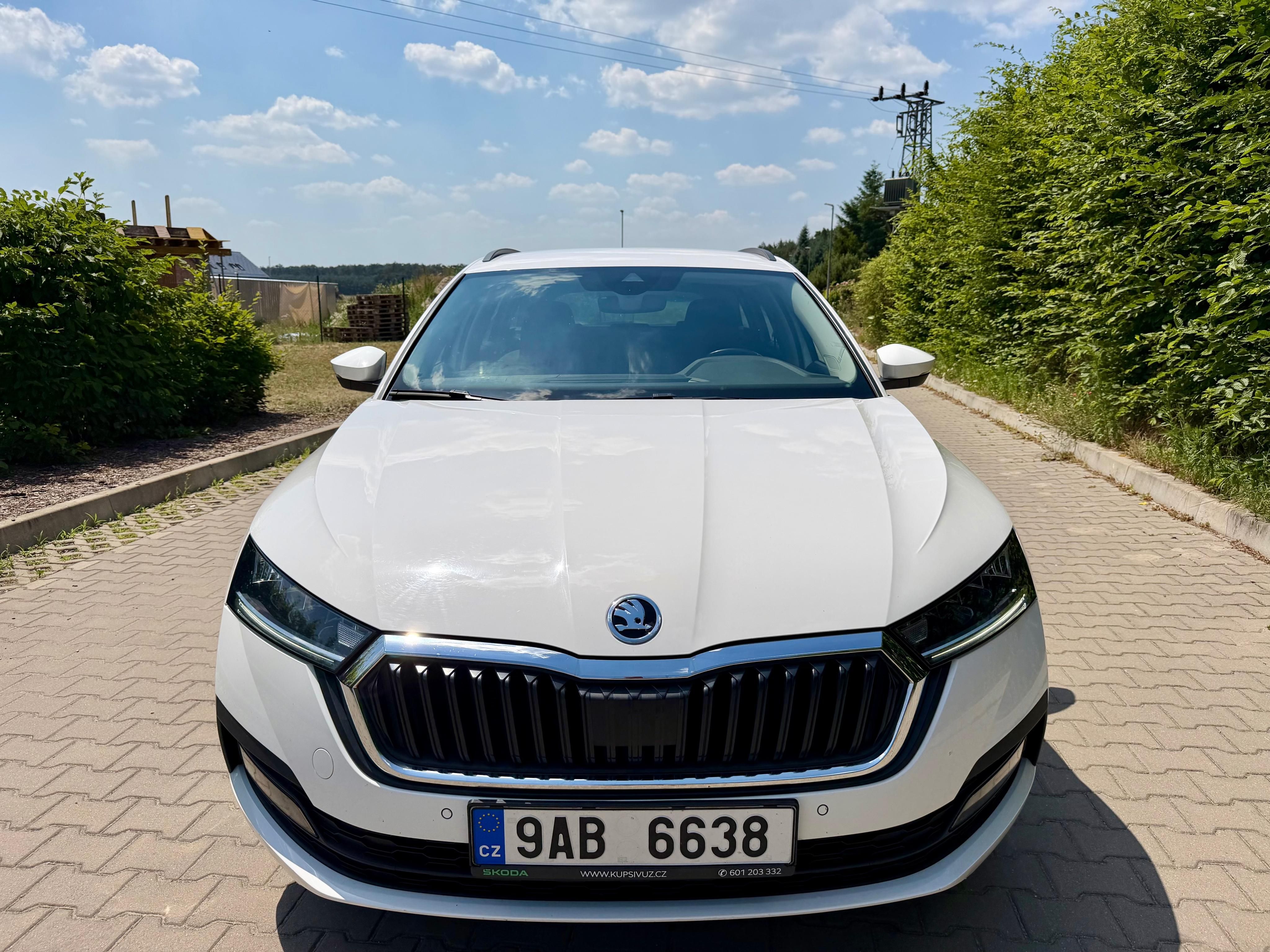 Škoda Octavia, 2,0 TDI Combi Ambition plus - fotka 2