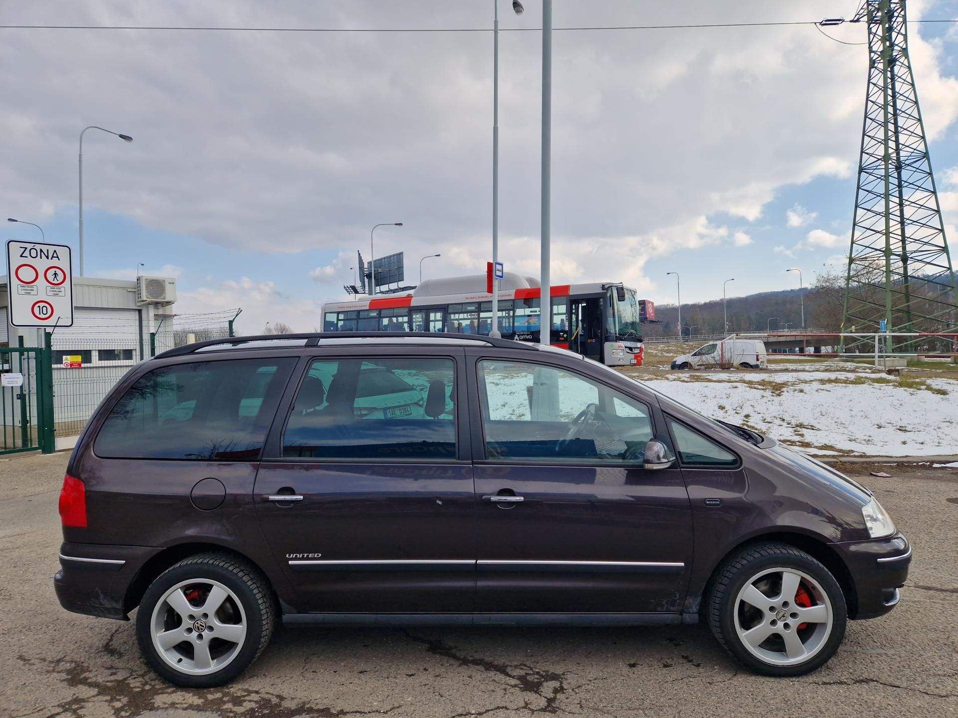 Volkswagen Sharan, 2,0TDi na splátky všem! 7míst - fotka 4