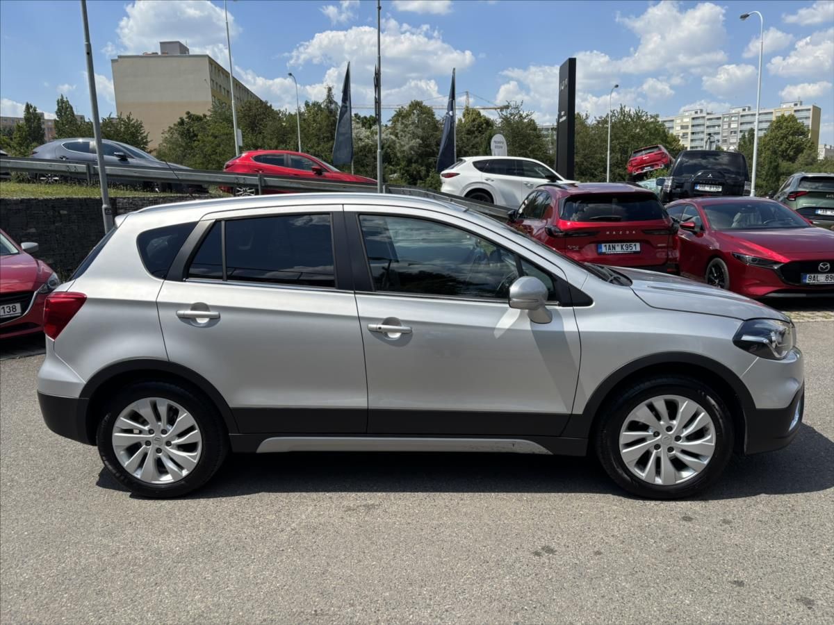 Suzuki SX4 S-Cross, 1,4 HEV 4x4 Premium ADAPTIV - fotka 6