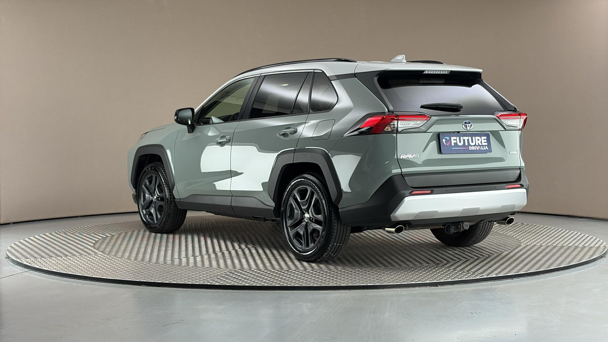 Toyota Rav4, 2.5 Hybrid AUT 4WD Adventure - fotka 2