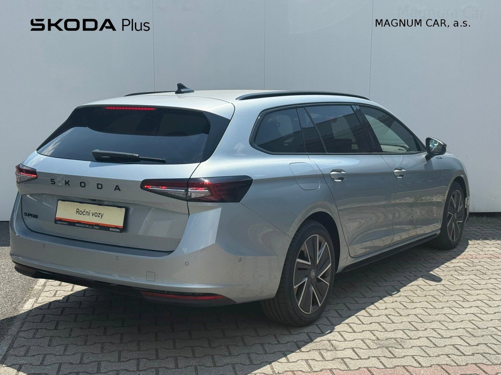 Škoda Superb, COMBI L&K 2.0TSI/150kW - fotka 2