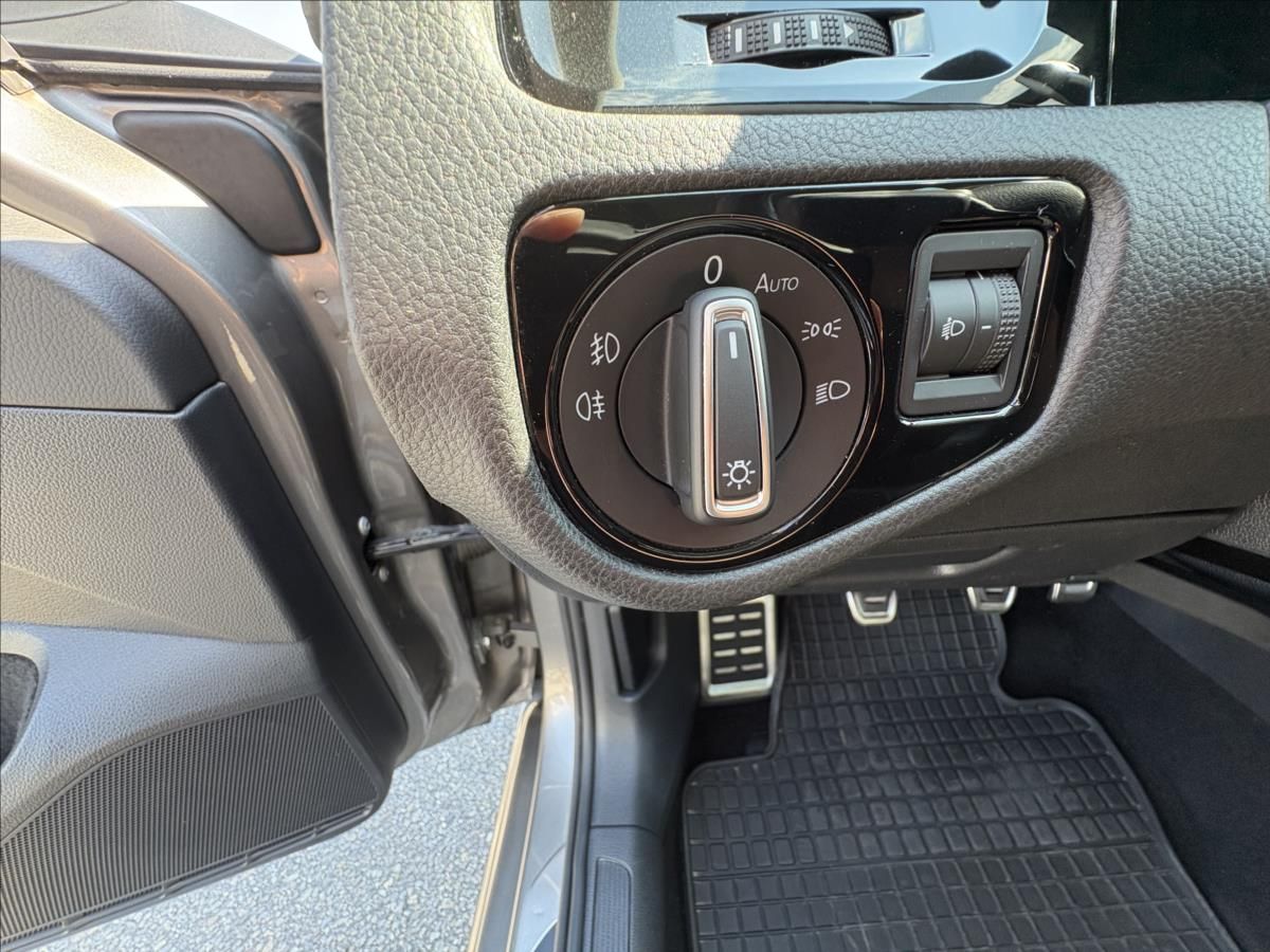 Volkswagen Golf, 2,0 TDi 110kW Cup,Navi,Kamera - fotka 6