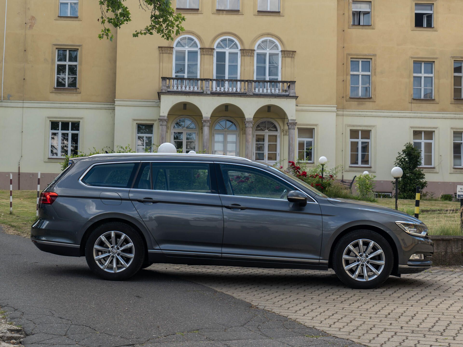 Volkswagen Passat, 1.8 TSI 132kW DSG Matrix Kessy - fotka 5