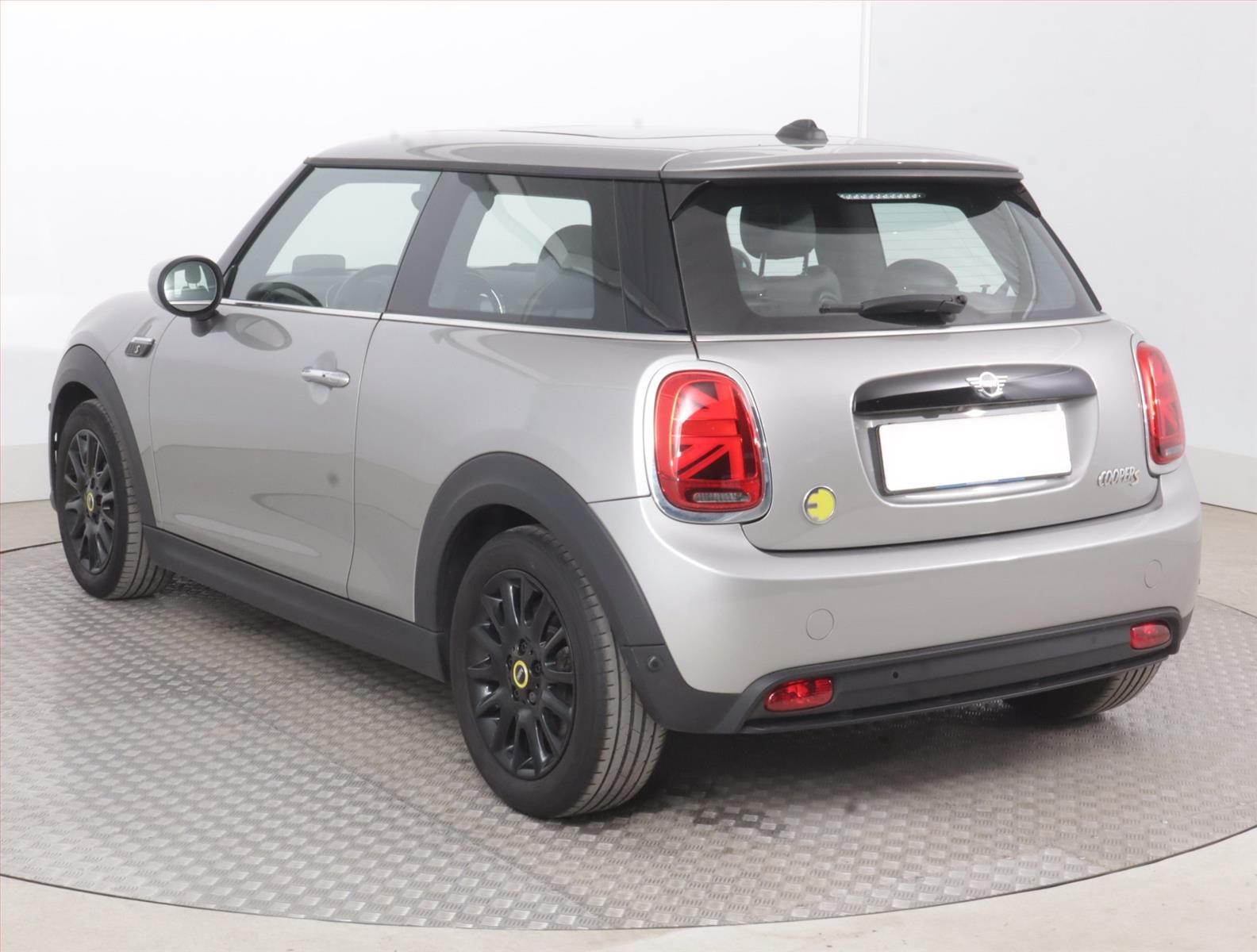 Mini, Cooper SE 32 kWh, SoH 100% - fotka 4