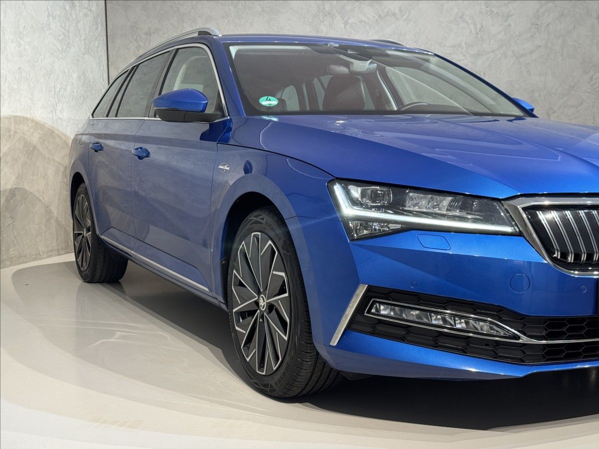 Škoda Superb, 1,4 TSi  DSG iV L&K LED Assist - fotka 6