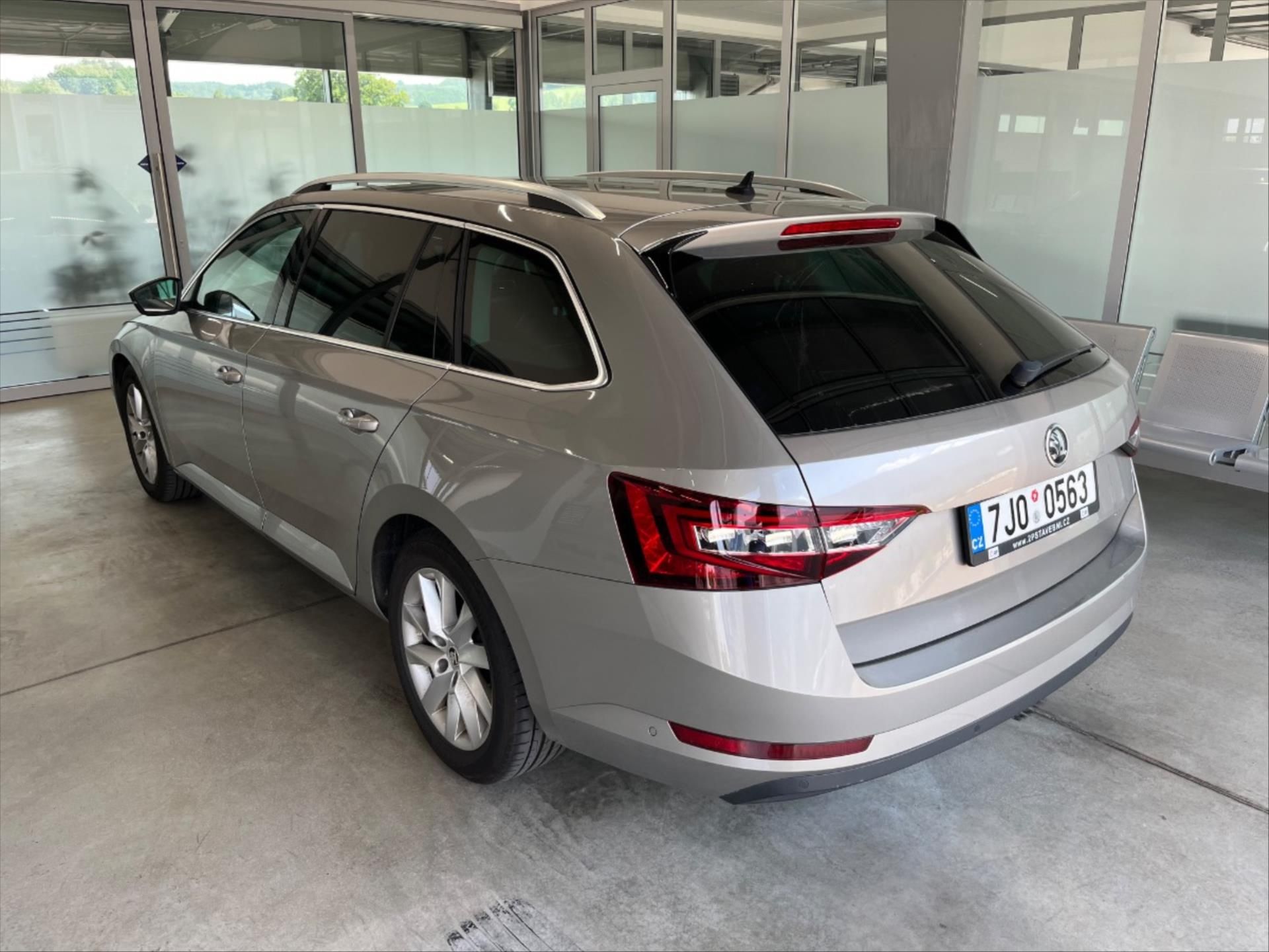 Škoda Superb, 2,0 TDI DSG Style+ Kůže DPH - fotka 4