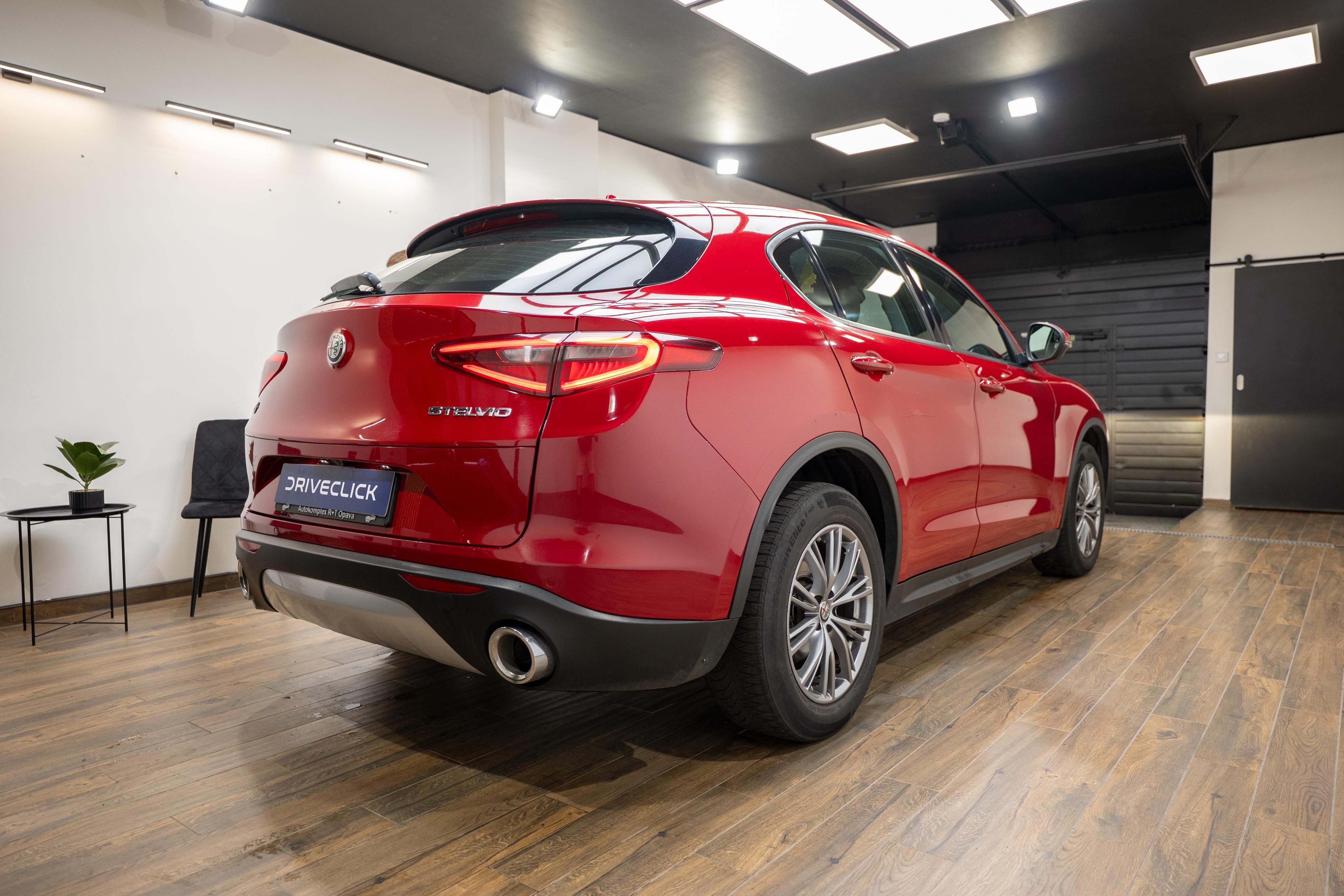 Alfa Romeo Stelvio, Q4 2.2 JTD 154 kW - fotka 4