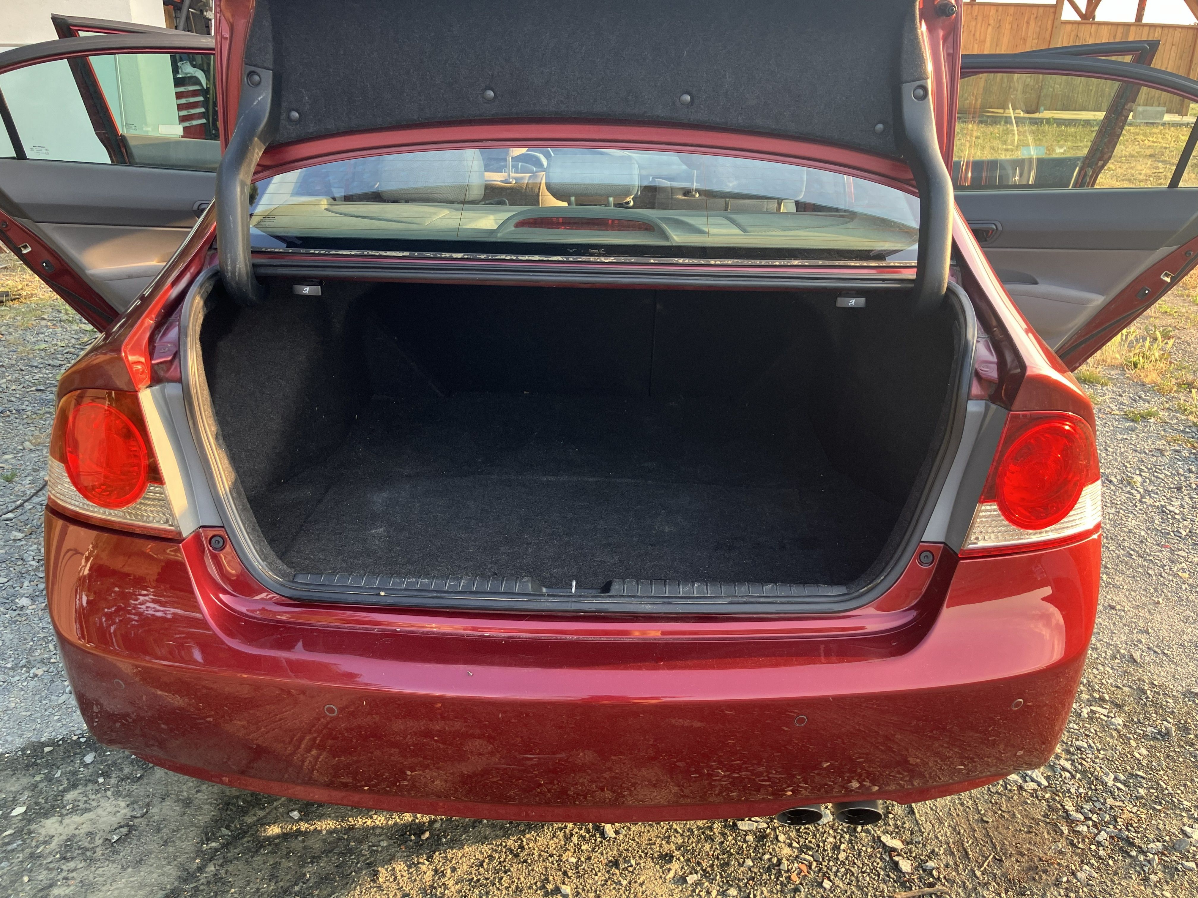 Honda Civic, 4D Sedan 1.8 VTEC Comfort - fotka 6