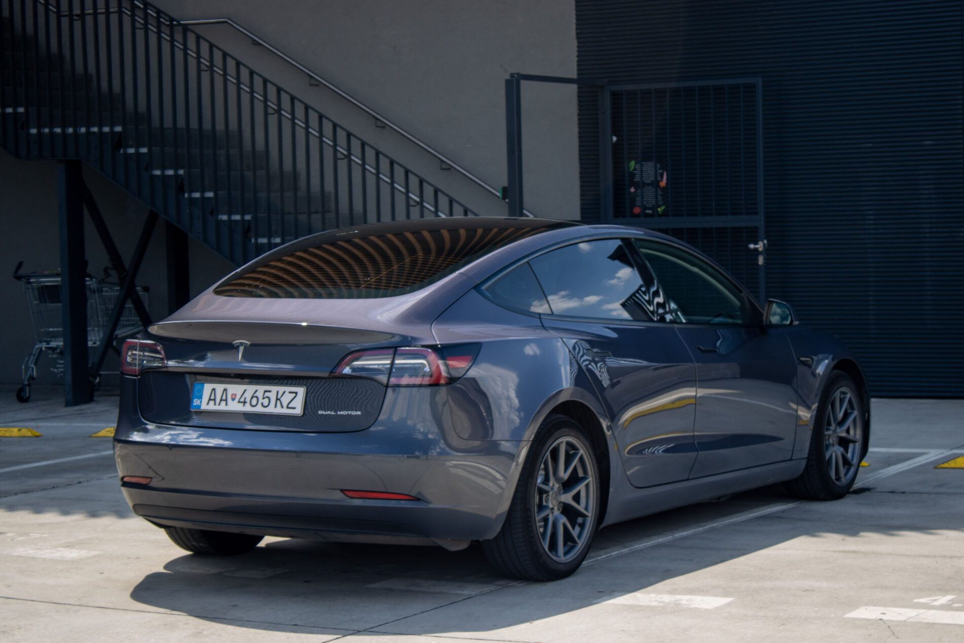 Tesla Model 3 - fotka 6