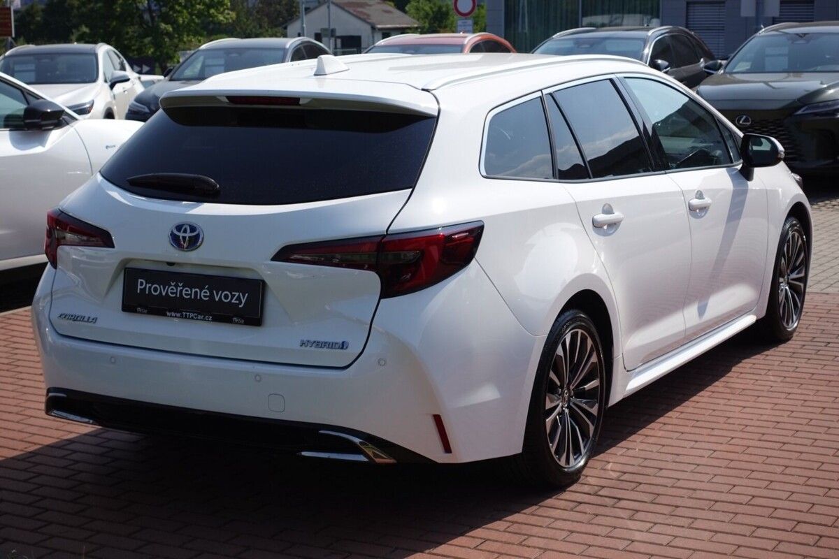 Toyota Corolla, 2,0 HEV Style TS - fotka 4