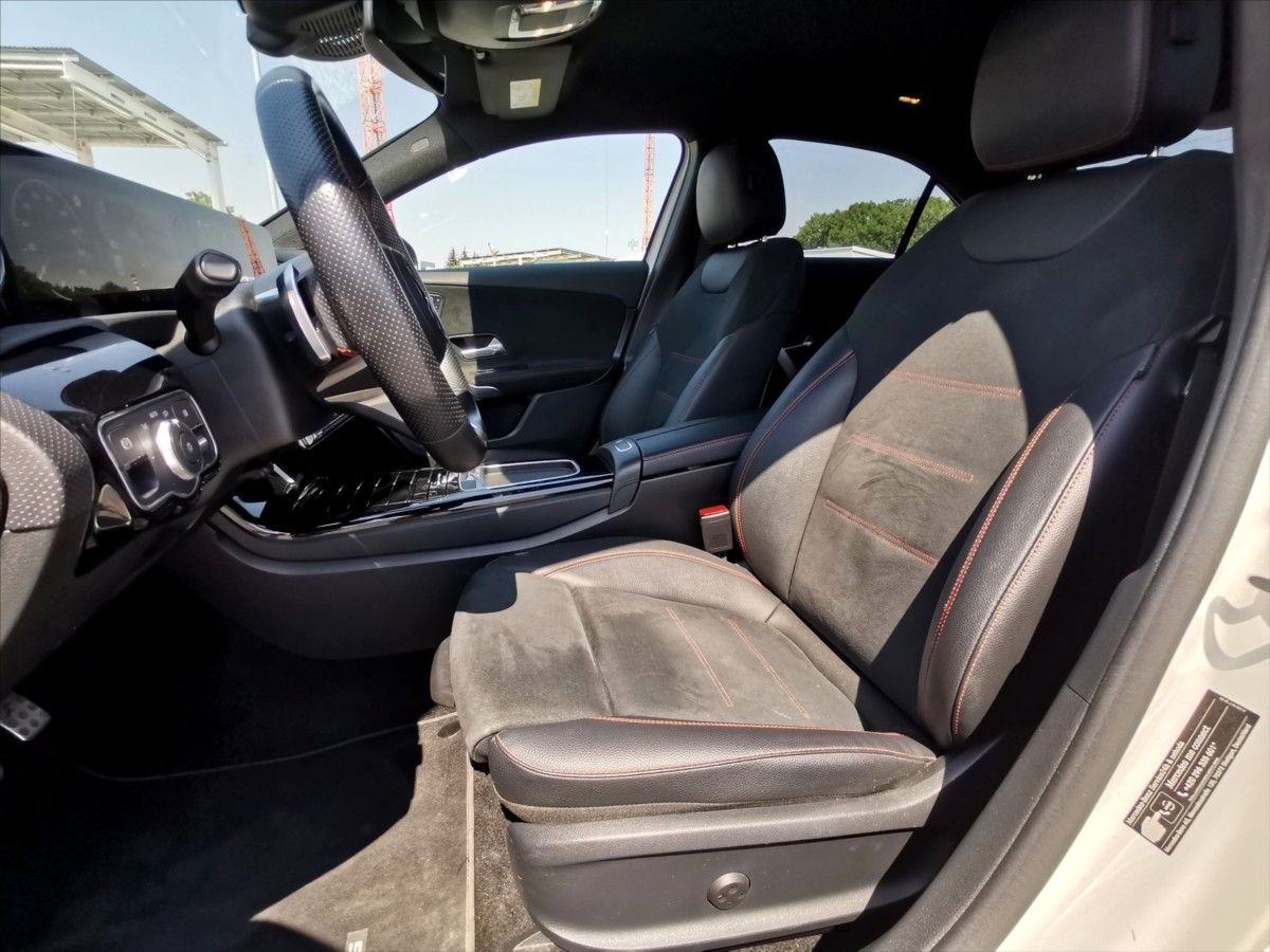 Mercedes-Benz Třídy A, A 180 AMG-line*Night*Keyless - fotka 5