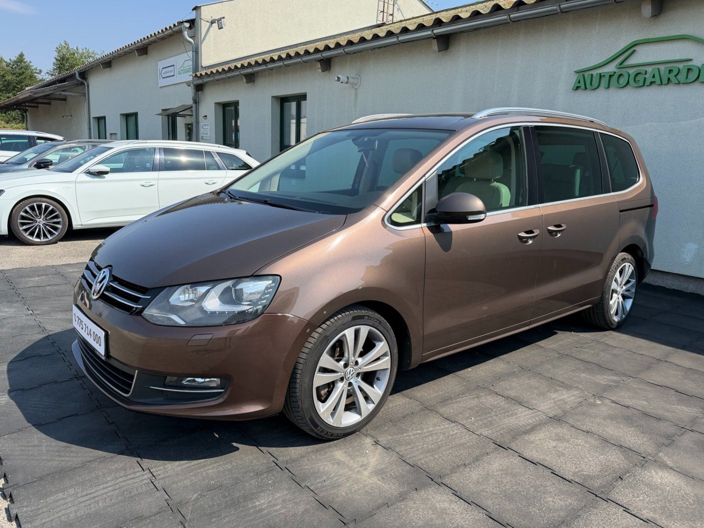Volkswagen Sharan, 2.0TDi 130kW 7míst DCC, ČR - fotka 3