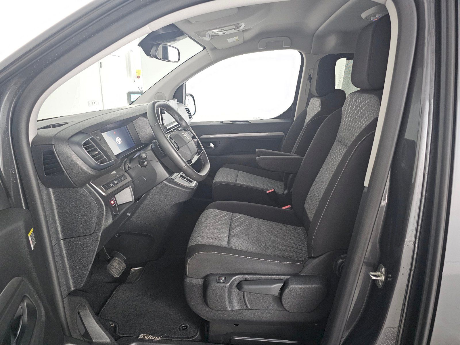 Toyota Proace Verso, L1 2.0D 180k 8AT FAMILY 8S WEB - fotka 6