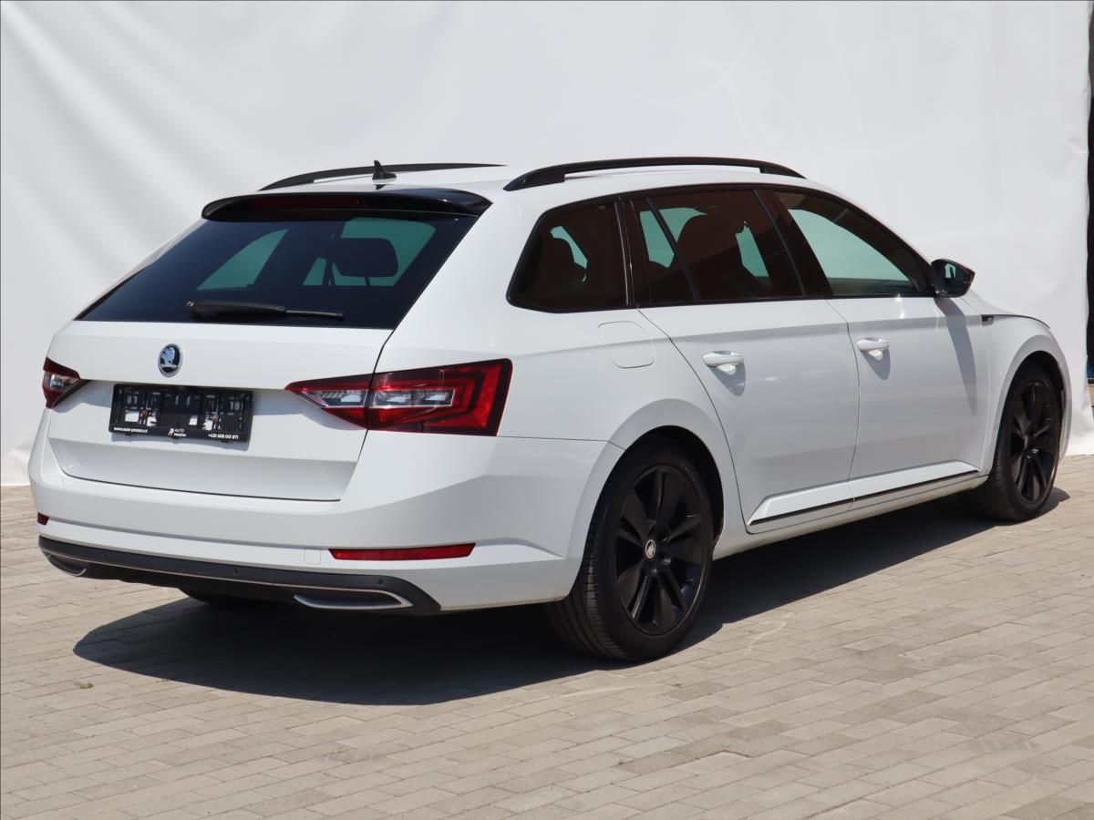 Škoda Superb, 2,0 TDI SportLine Kamera ACC - fotka 6