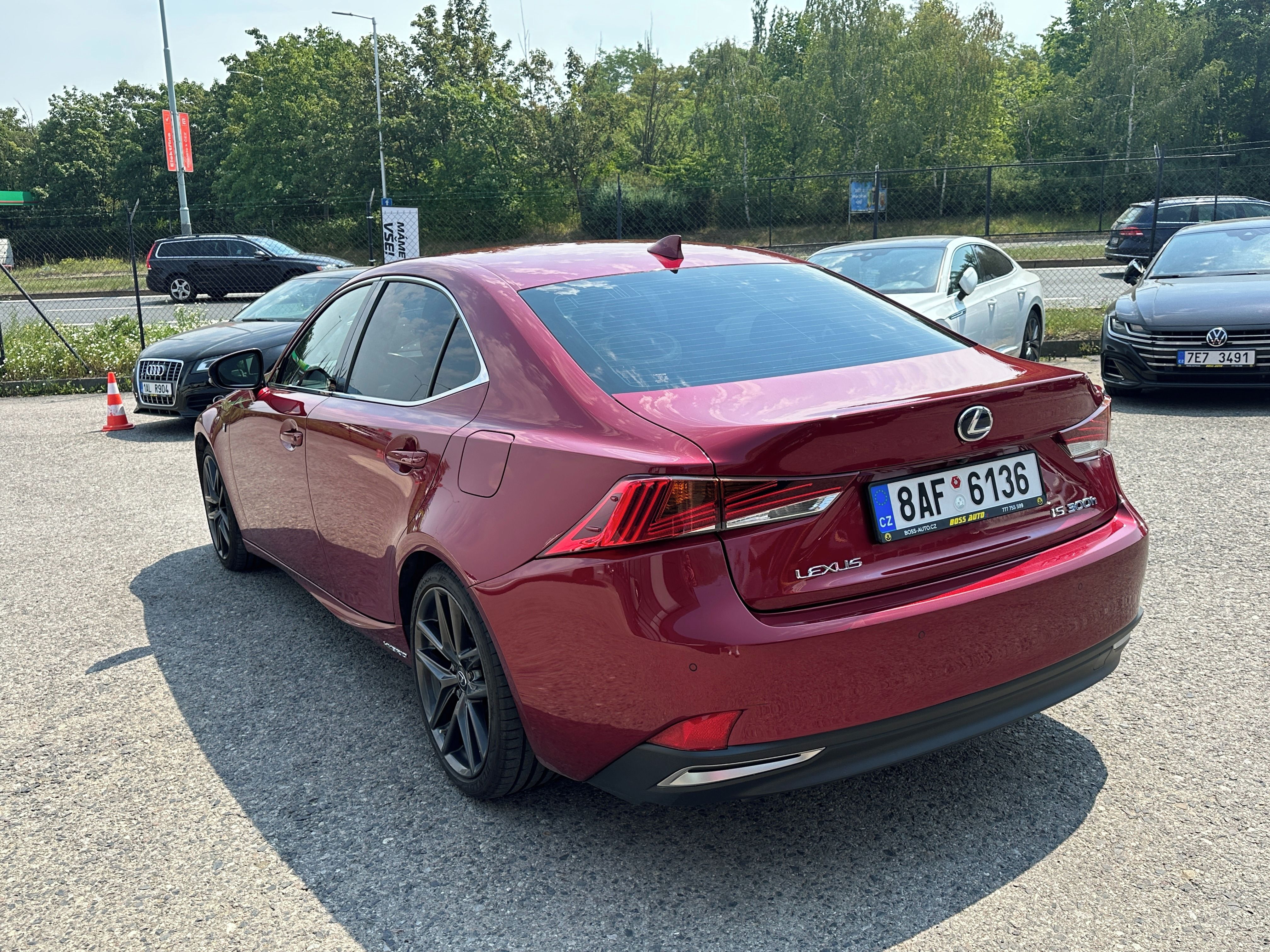 Lexus IS, Lexus IS 300h 2020 - fotka 6