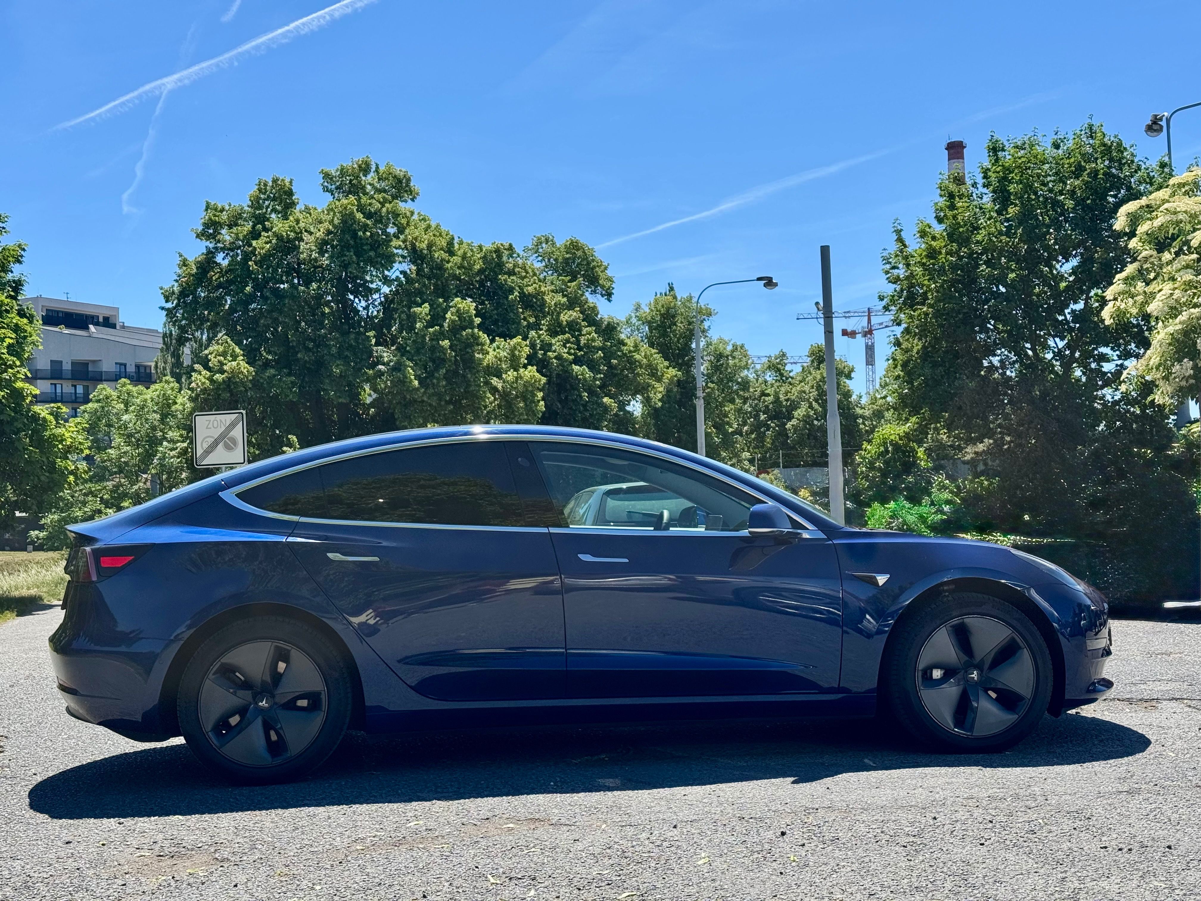 Tesla Model 3, SR+ - fotka 6