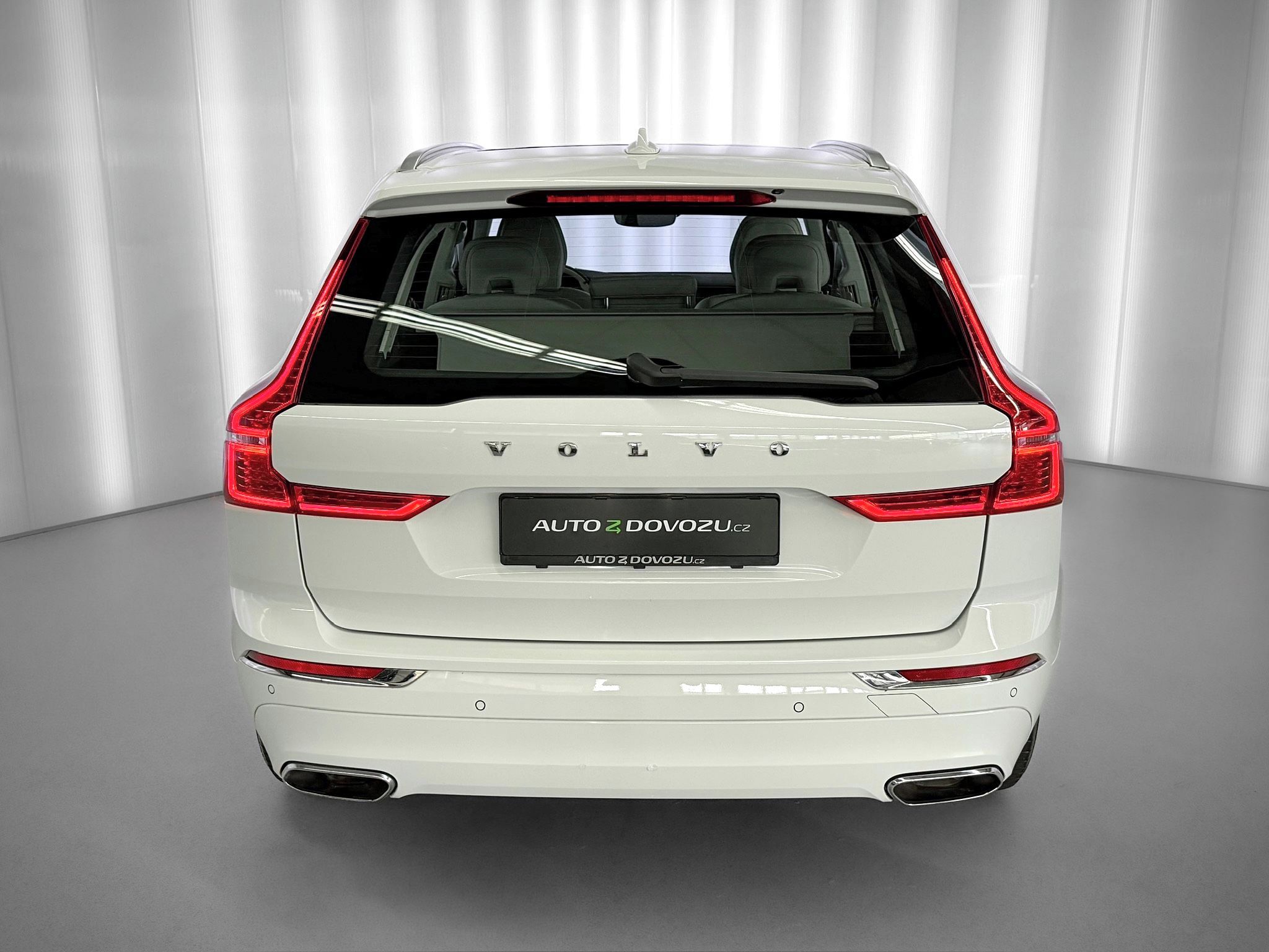 Volvo XC60, T6 AWD RECHARGE, ACC, PANORAMA - fotka 6