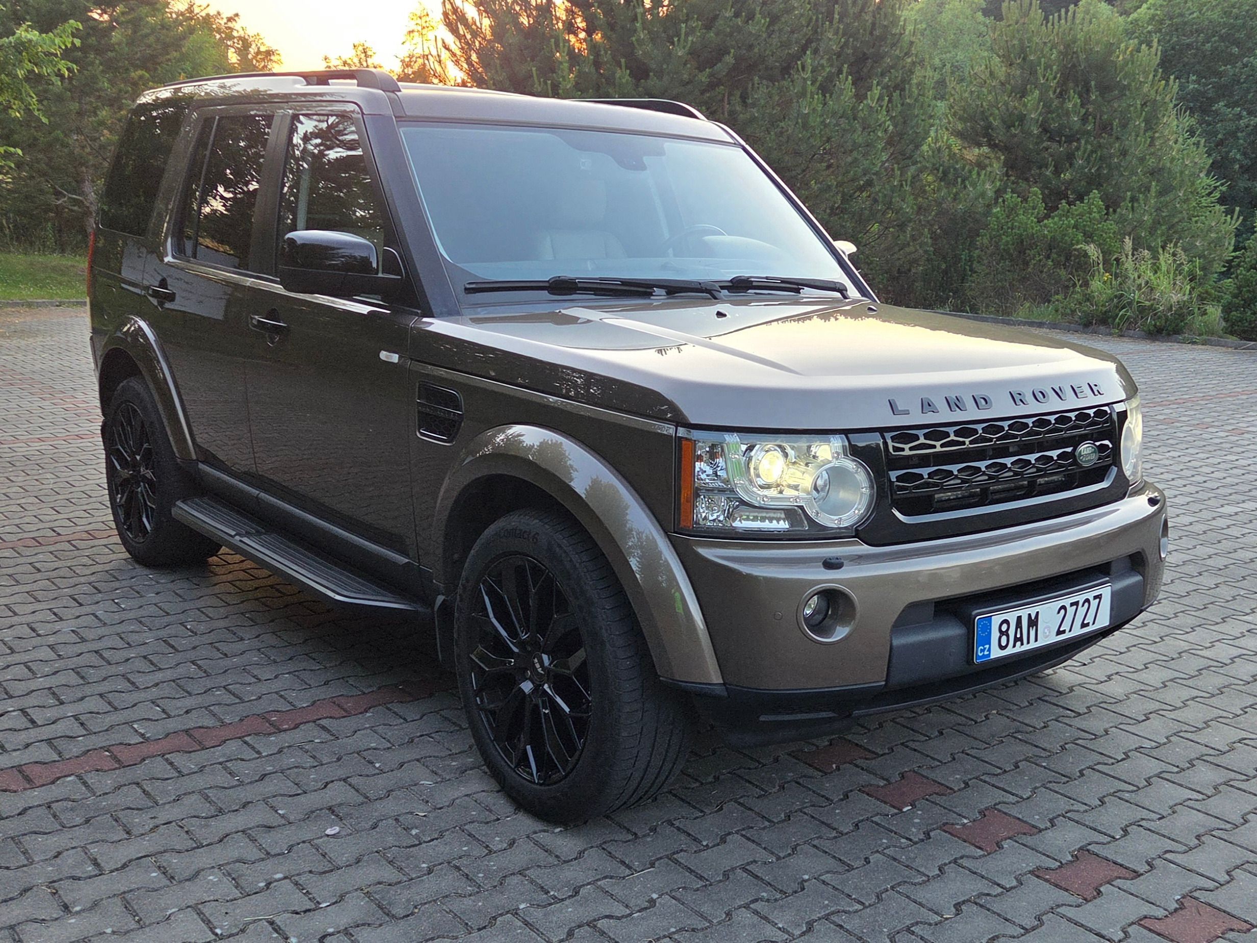 Land Rover Discovery, Land Rover Discovery SDV6 HSE - fotka 6