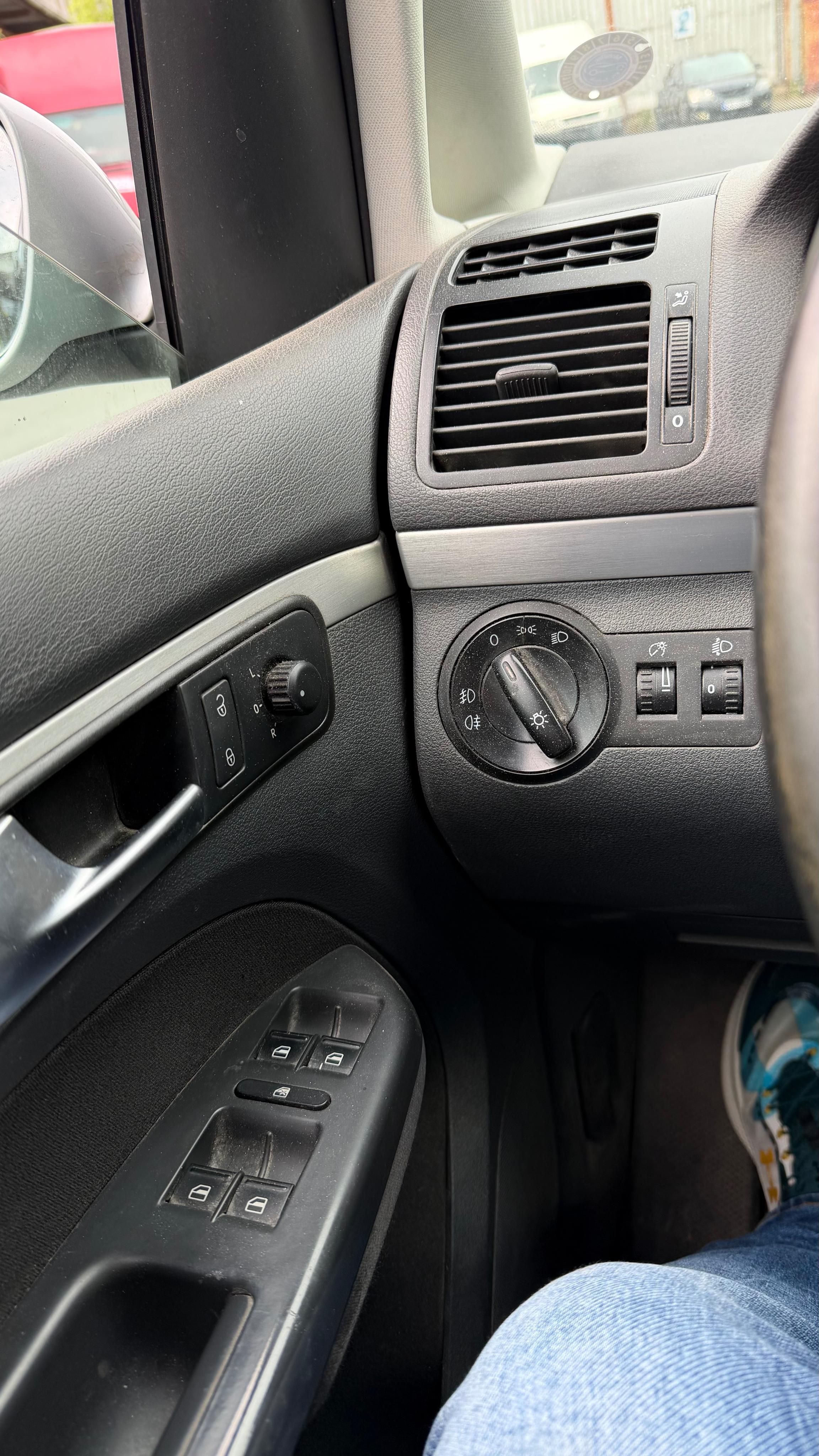 Volkswagen Touran, 1.9TDI 77Kw manuál Klima - fotka 4