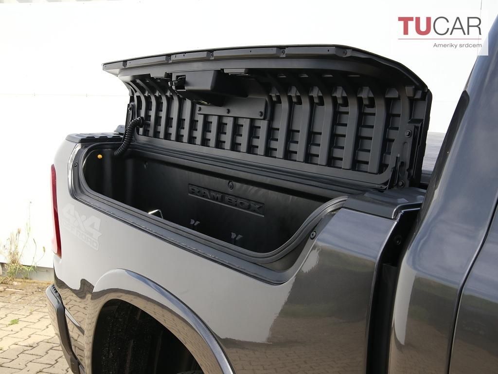 RAM 1500, Laramie 5.7 HEMI 2026 RamBox - fotka 4