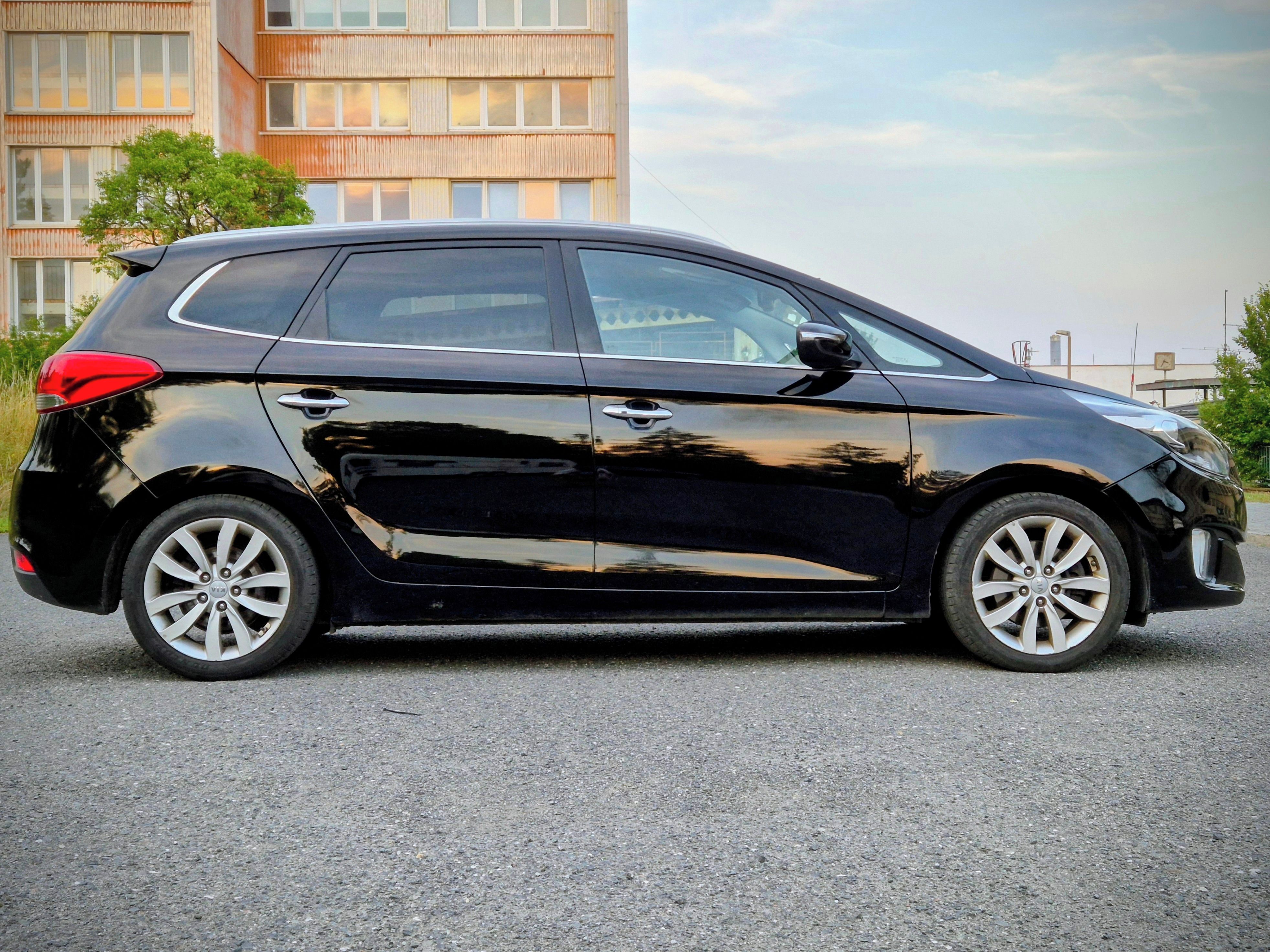Kia Carens, Kia Carens 1.7 CRDi 7-míst TOP - fotka 2
